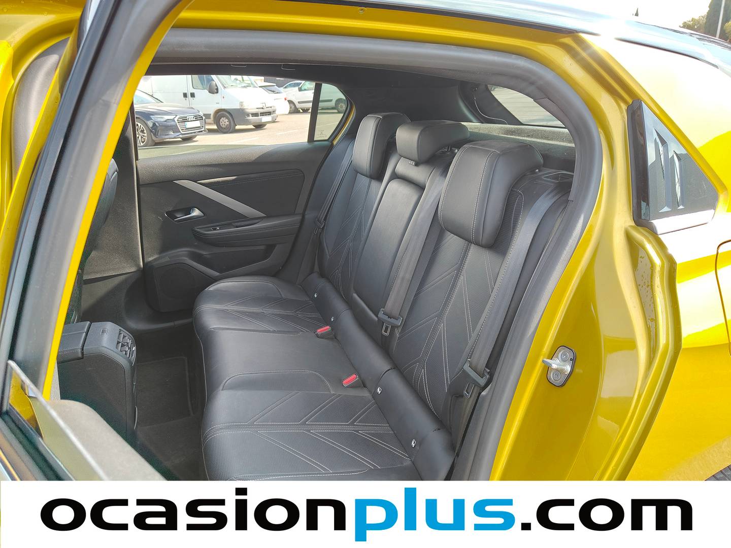 Foto asientos traseros Opel Astra PHEV Opel Astra 1.6T Hybrid S/S Ultimate Auto (181 CV)