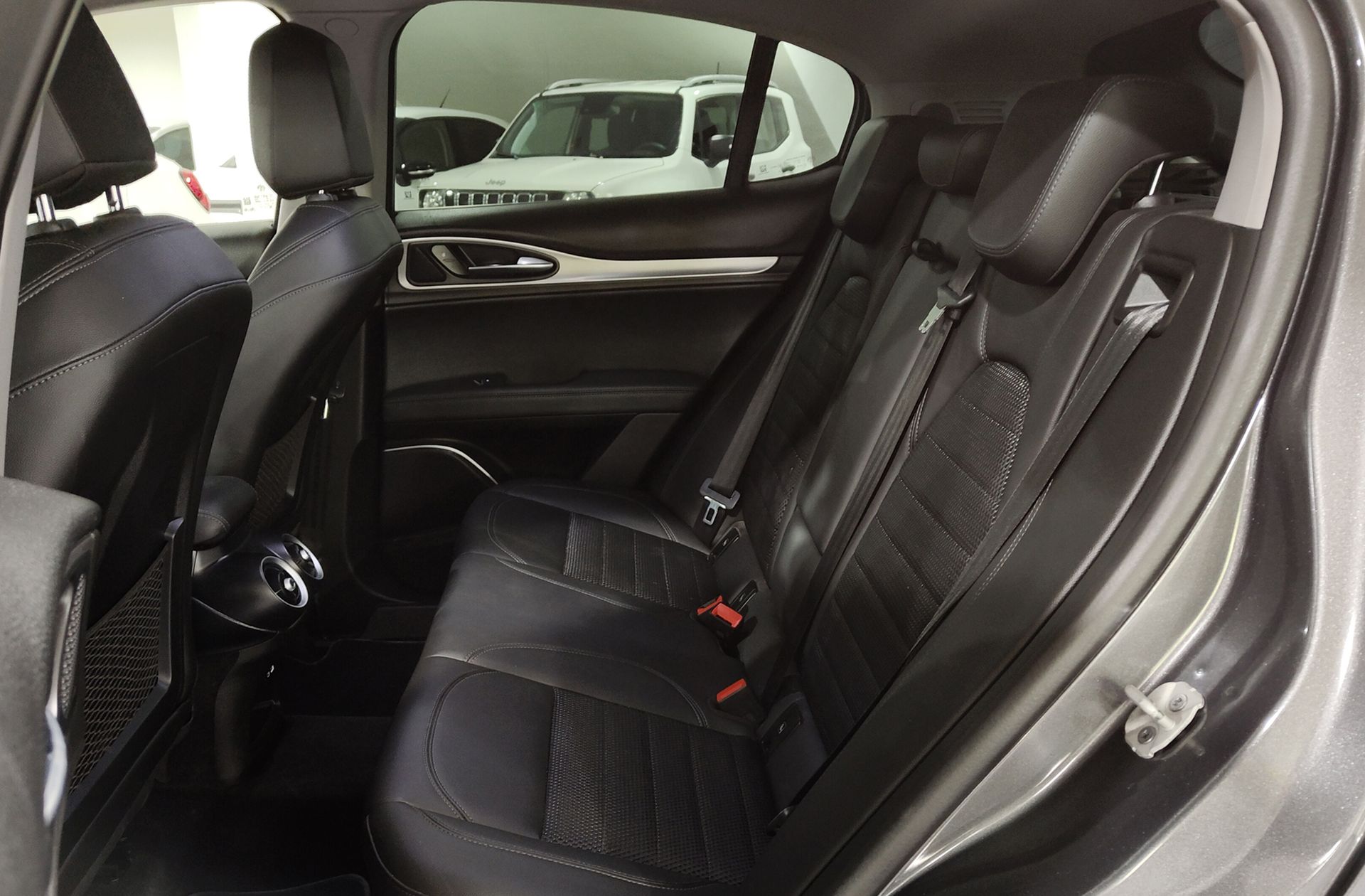 Alfa Romeo Stelvio 2.0 Gasolina Sprint+ Q4 - foto 10