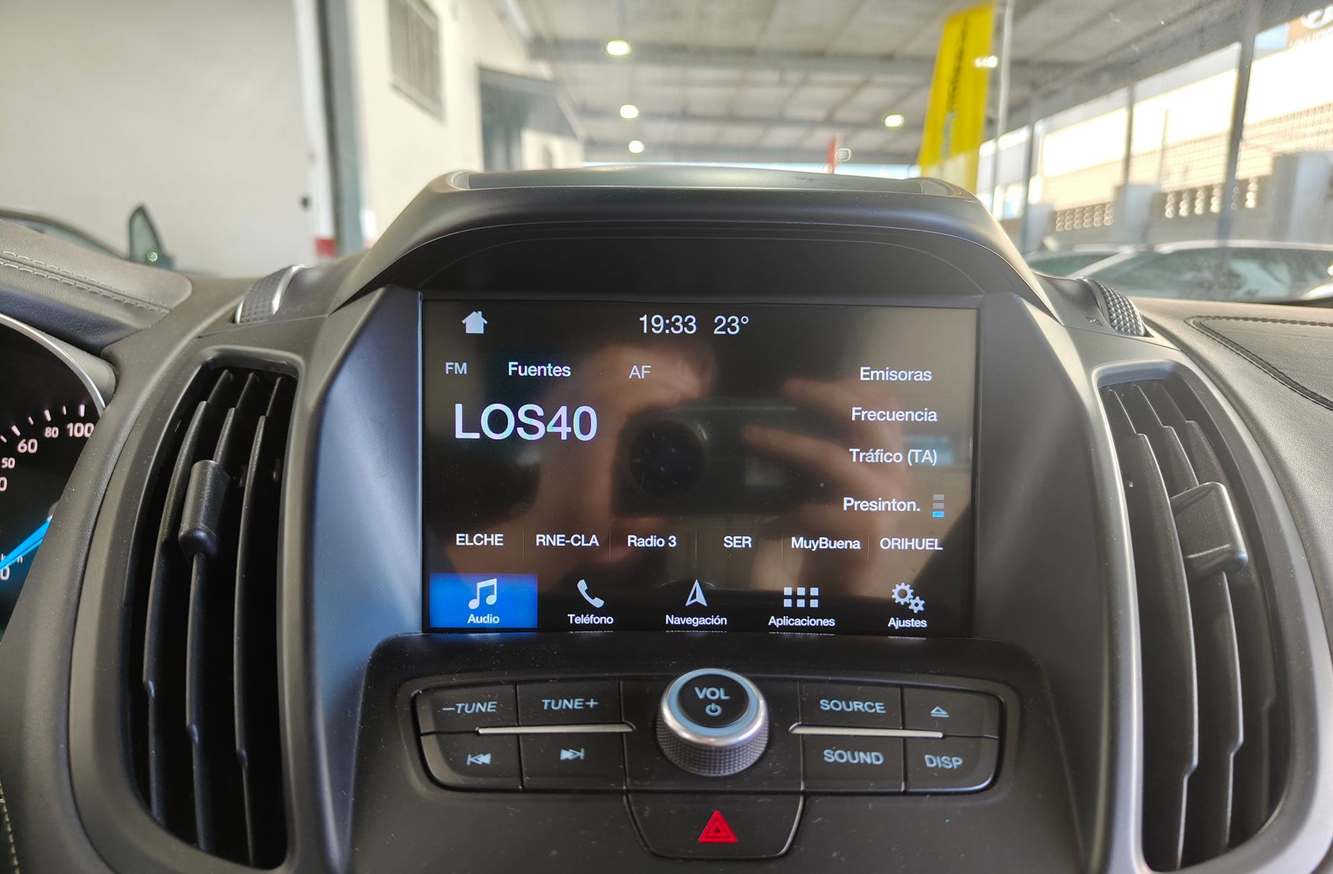 Ford Kuga 2.0 TDCi Vignale 4x4 Powershift - foto 38