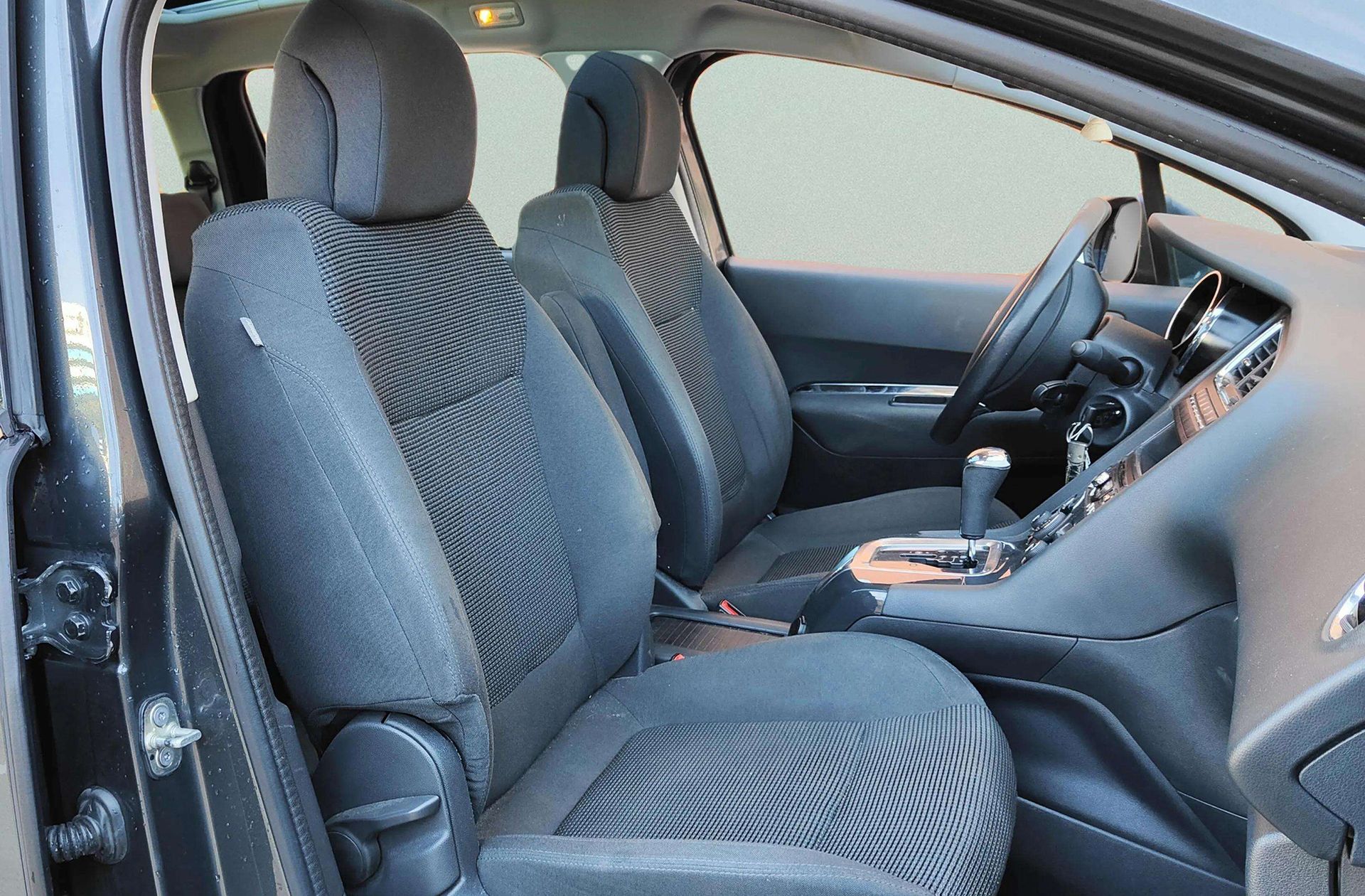 Peugeot 5008 1.6 BlueHDi Allure EAT6 7 plazas - foto 17