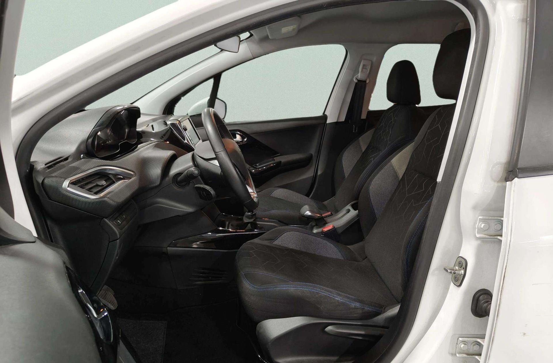 Peugeot 2008 PureTech 110 Signature - foto 10