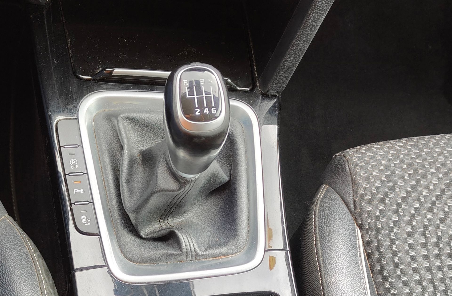 Kia Ceed 1.0 T-GDi Launch Edition - foto 5