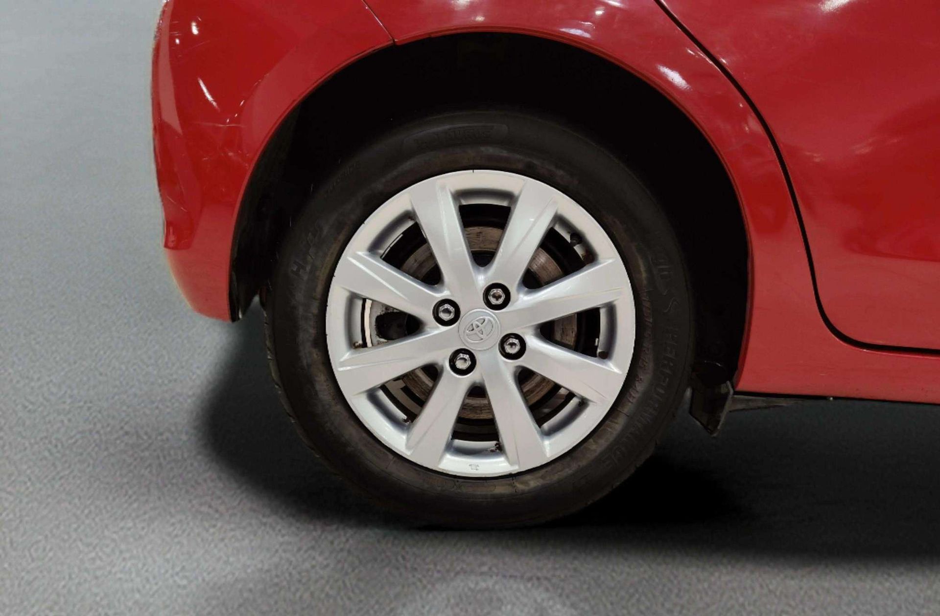 Toyota Yaris 100 Active MultiDrive - foto 37