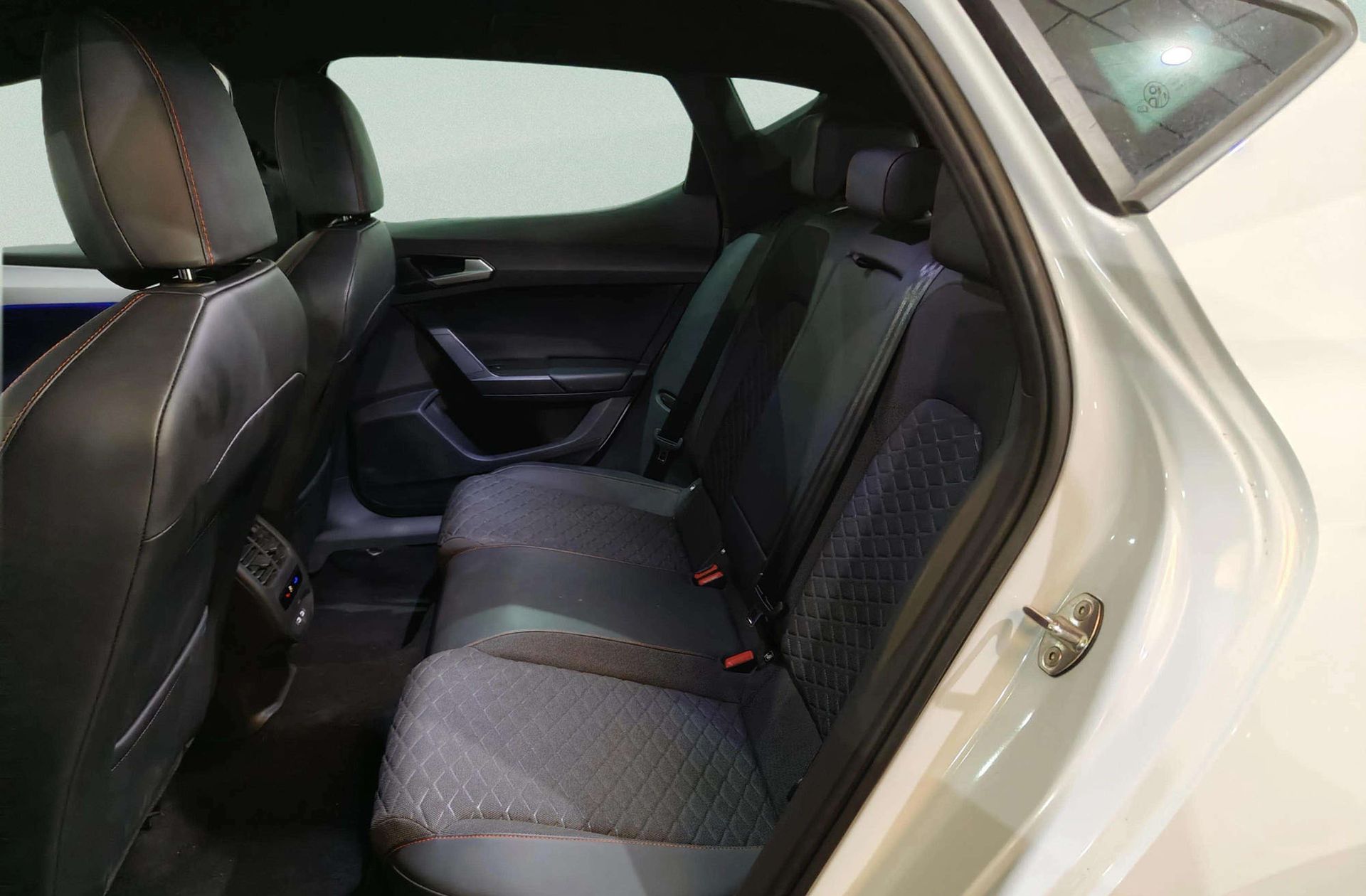 SEAT León 1.5 TSI FR 25 Aniversario - foto 12
