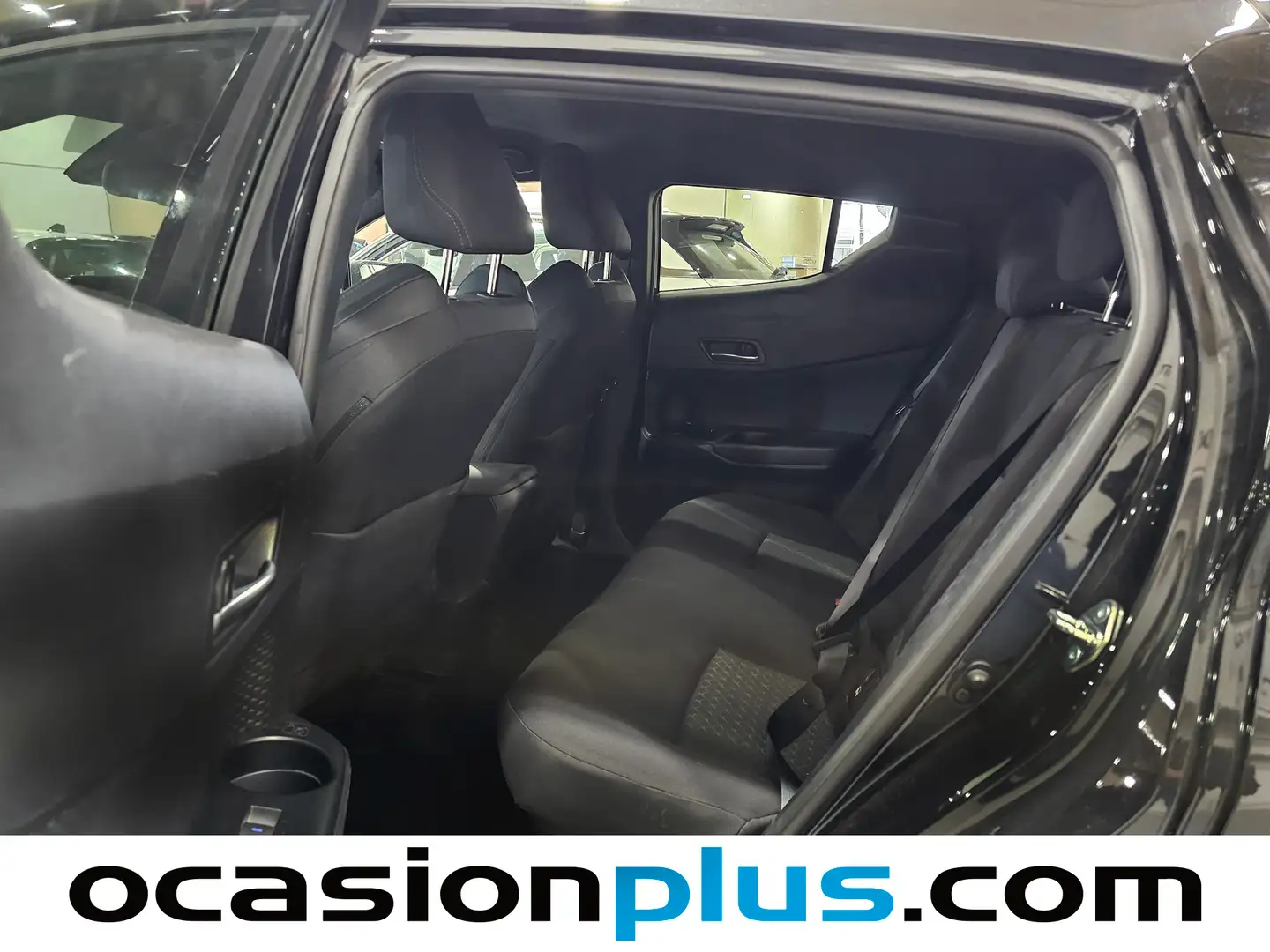 Foto Toyota C-HR Toyota C-HR 180H Advance (184 CV)