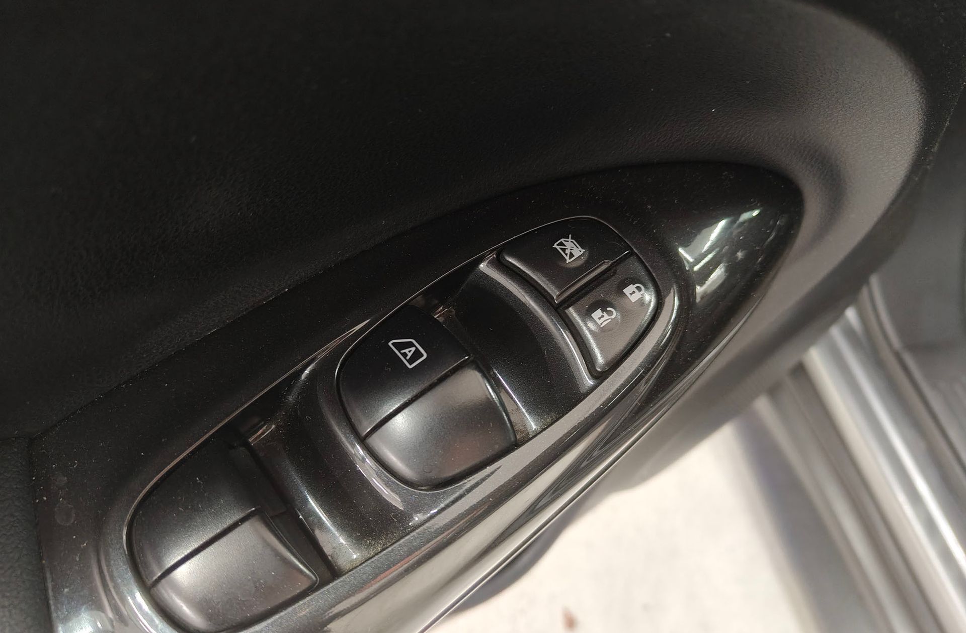 Nissan Juke G N-Connecta CVT - foto 33
