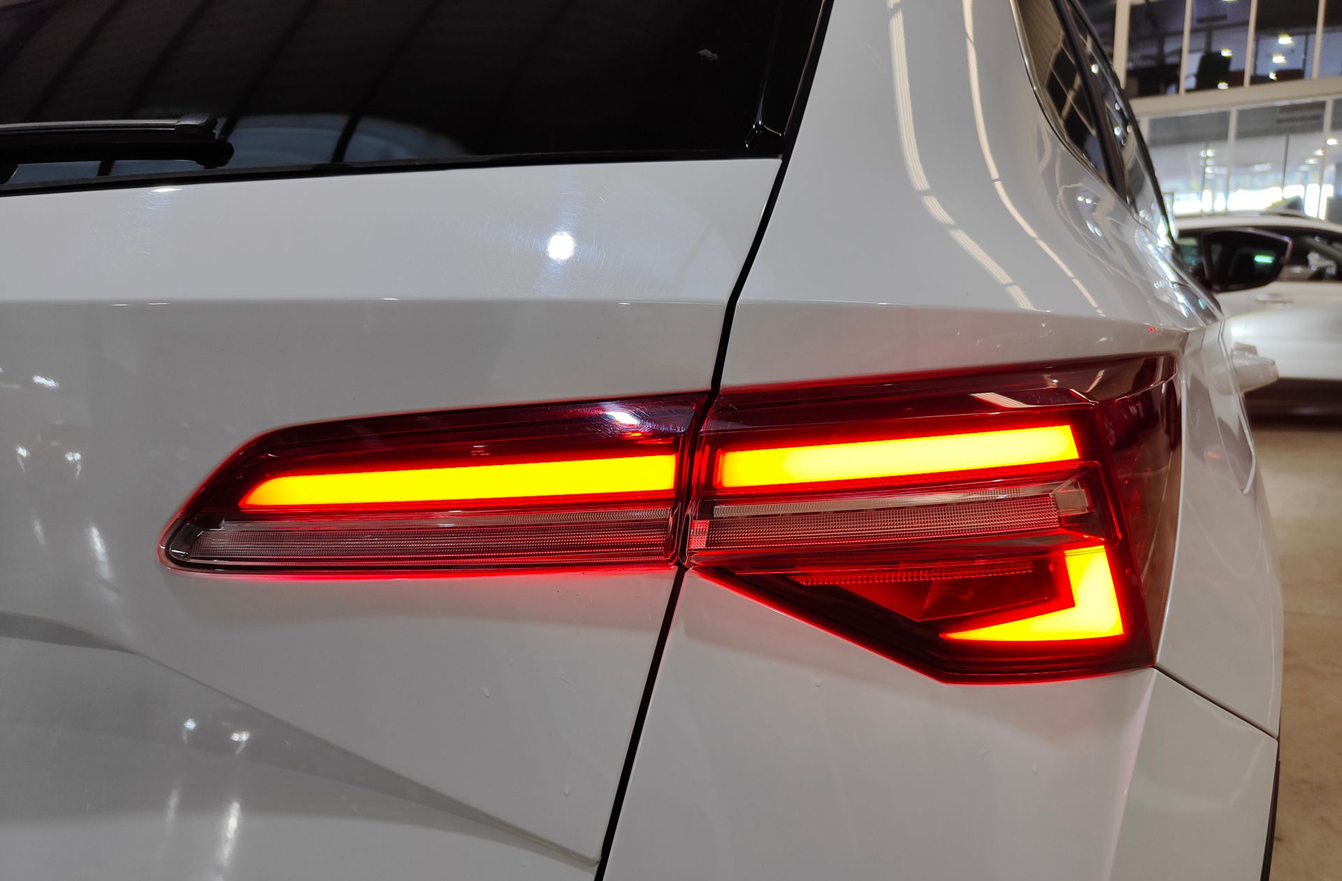 Škoda Karoq 2.0 TDI Selection - foto 16