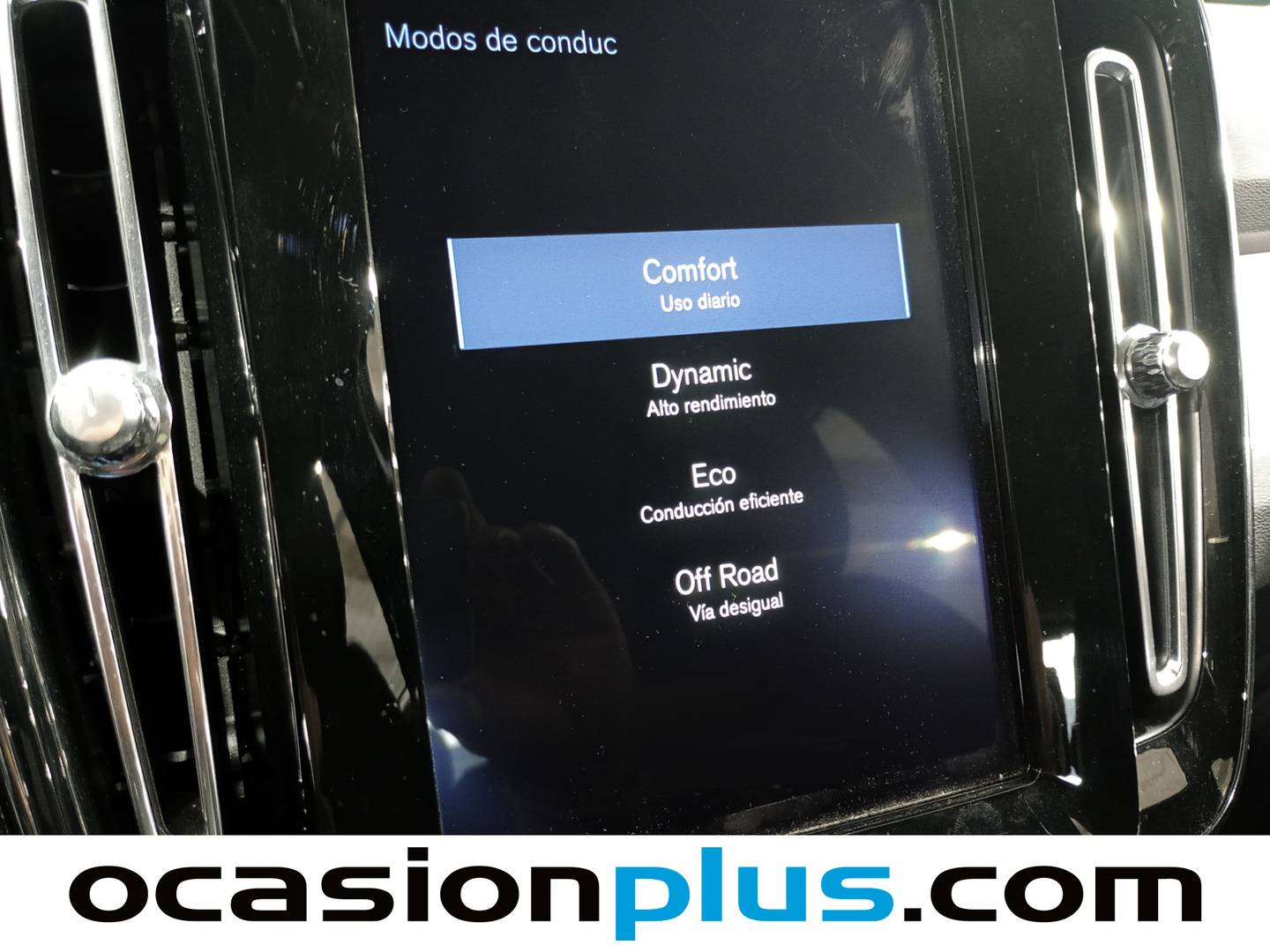 Foto Volvo XC40 Volvo XC40 T3 Momentum (156 CV)