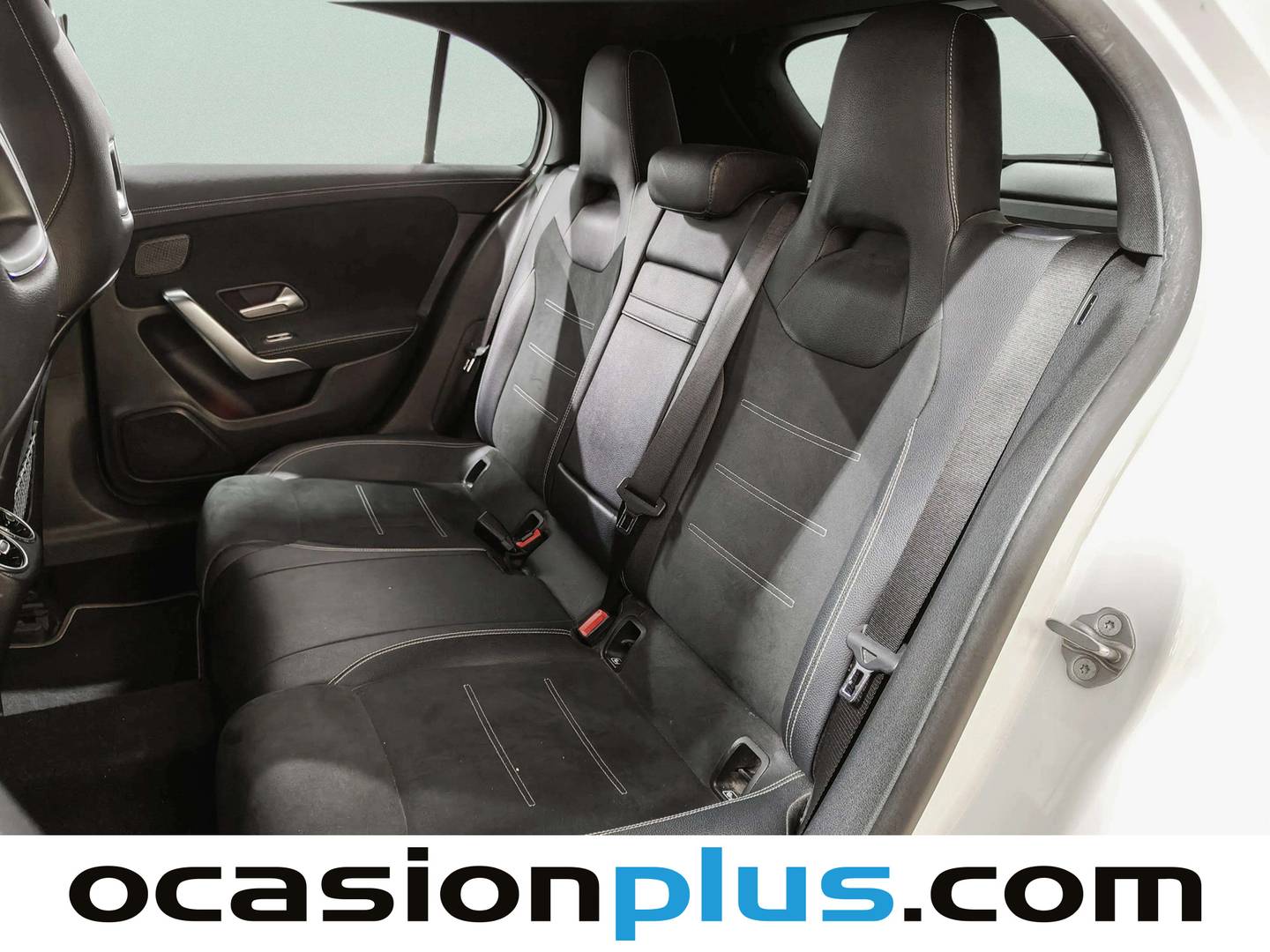 Foto asientos traseros Mercedes Clase A Mercedes Clase A 180 d 85 kW (116 CV)
