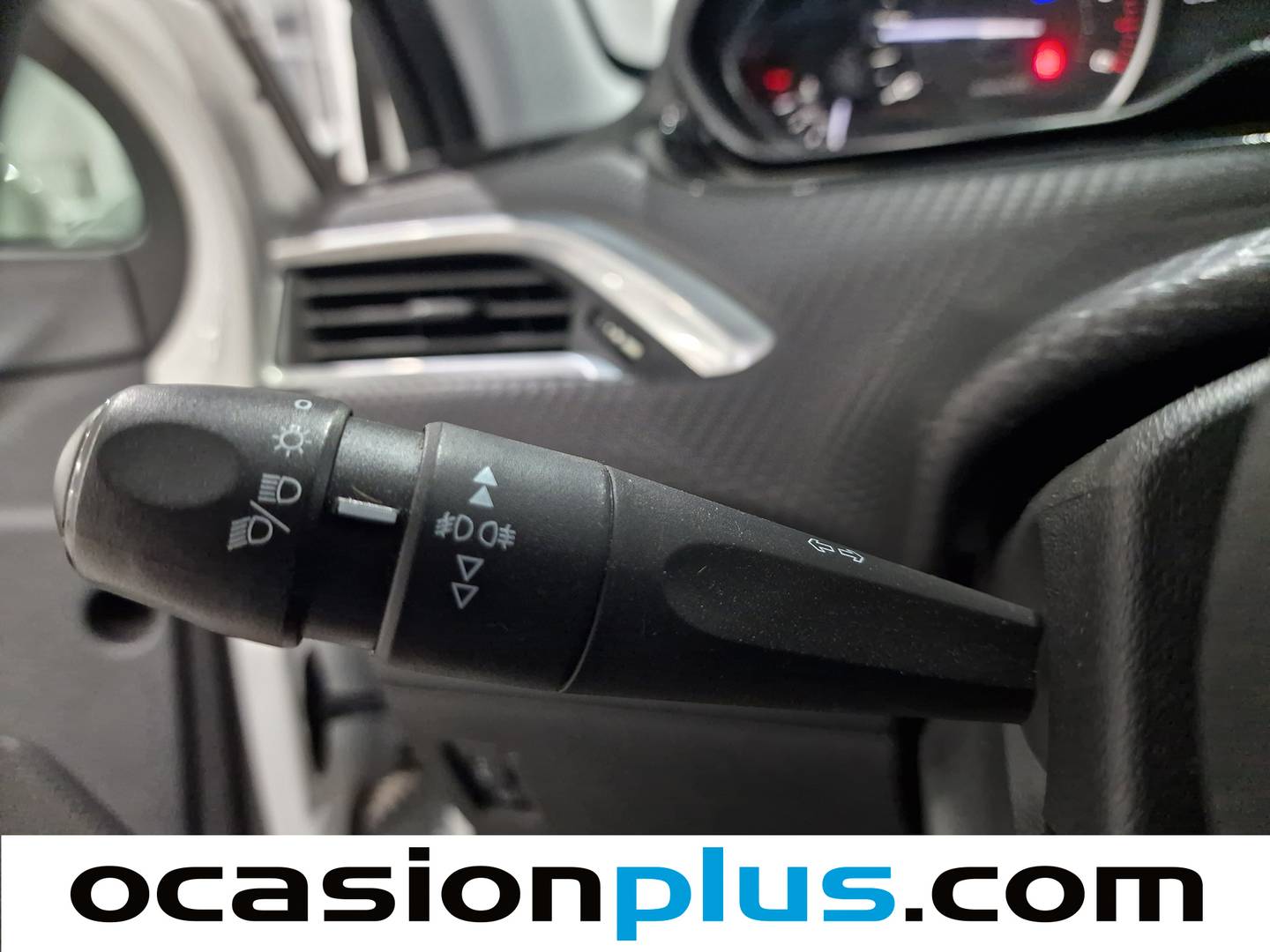 Foto Peugeot 2008 Peugeot 2008 BlueHDi 100 Signature  (100 CV)