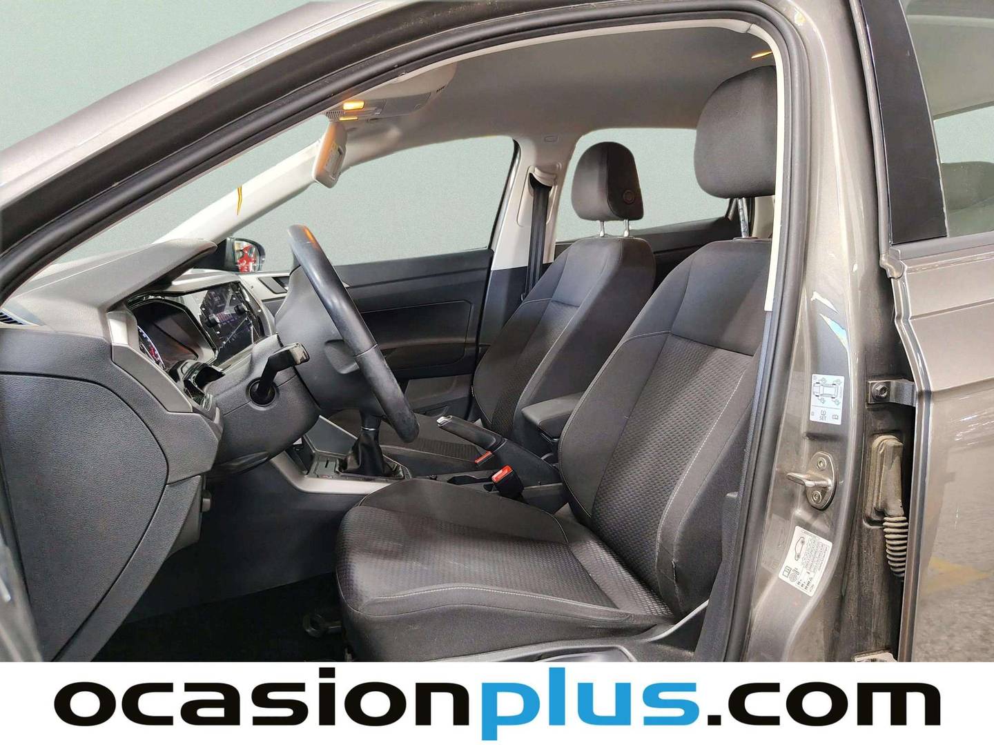 Foto asientos delanteros Volkswagen Polo Volkswagen Polo Advance 1.0 (80 CV)