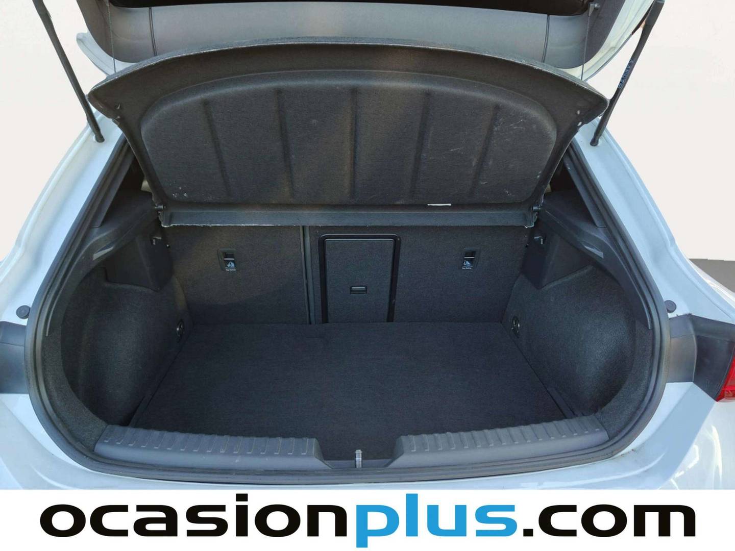 Fotos maletero Seat León SEAT León 1.4 e-Hybrid S&S FR XL DSG (204 CV)