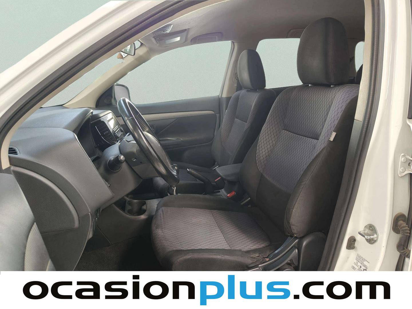 Foto asientos delanteros Mitsubishi Outlander Mitsubishi Outlander 220 DI-D Challenge 2WD (150 CV)