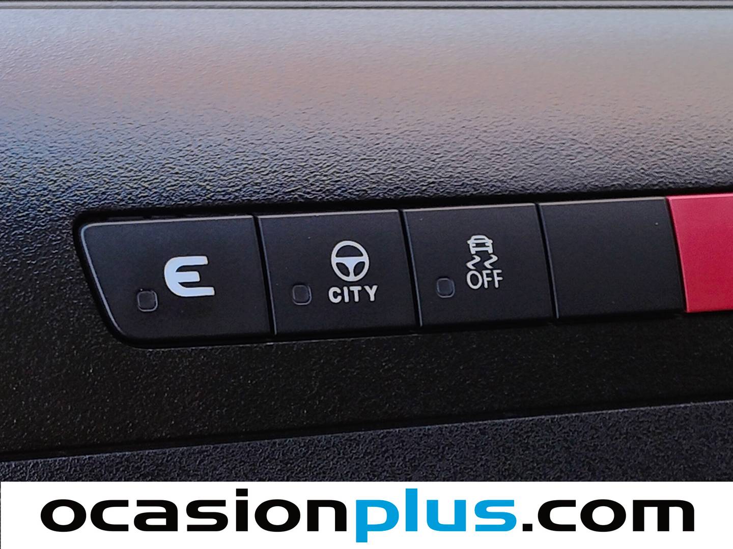 Equipamiento del Iveco Daily Iveco Daily Furgon 2.3 TD 35S 16 V 3520L/H2 (156 CV)