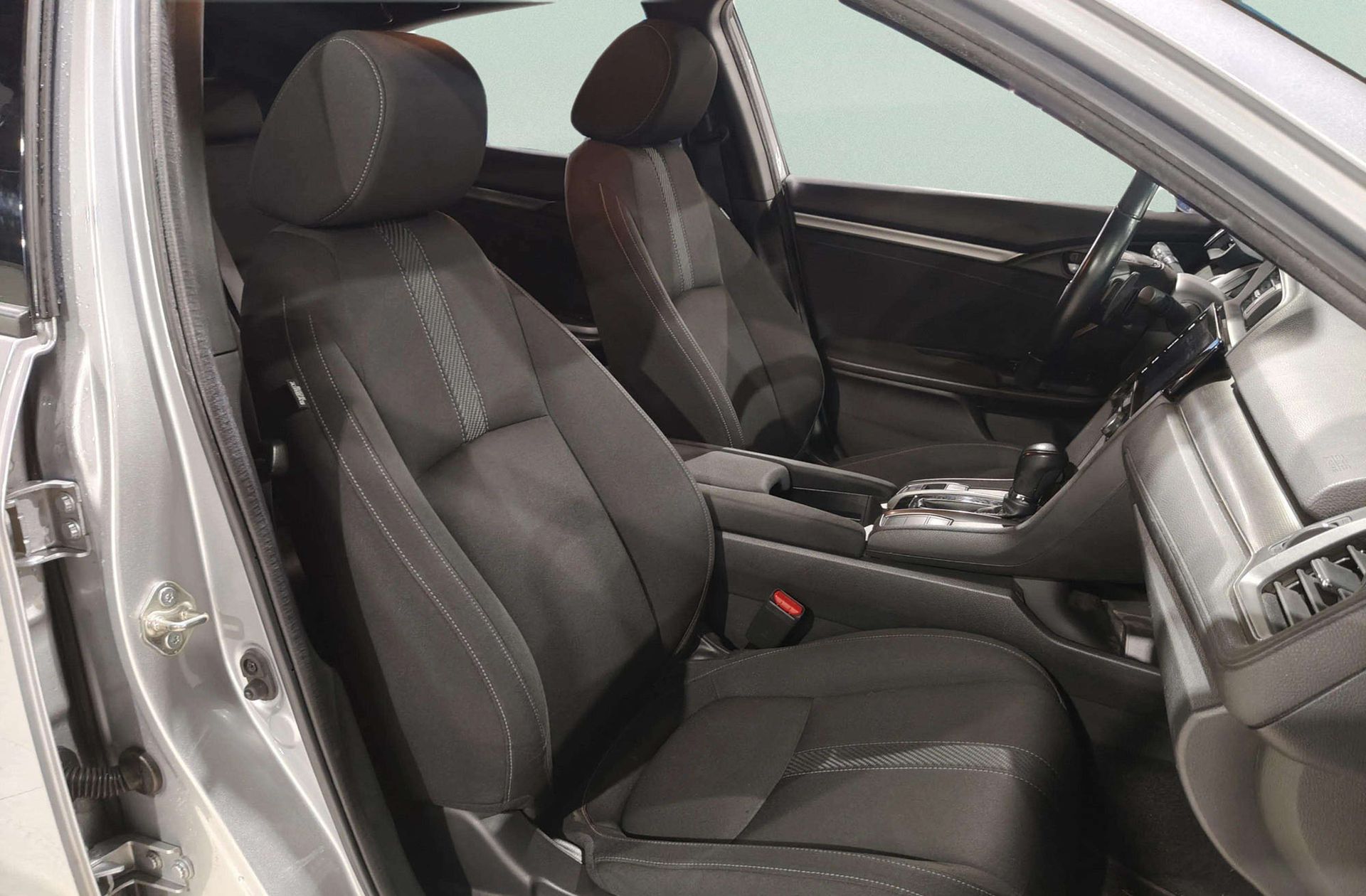Honda Civic 1.0 I-VTEC Elegance CVT - foto 17