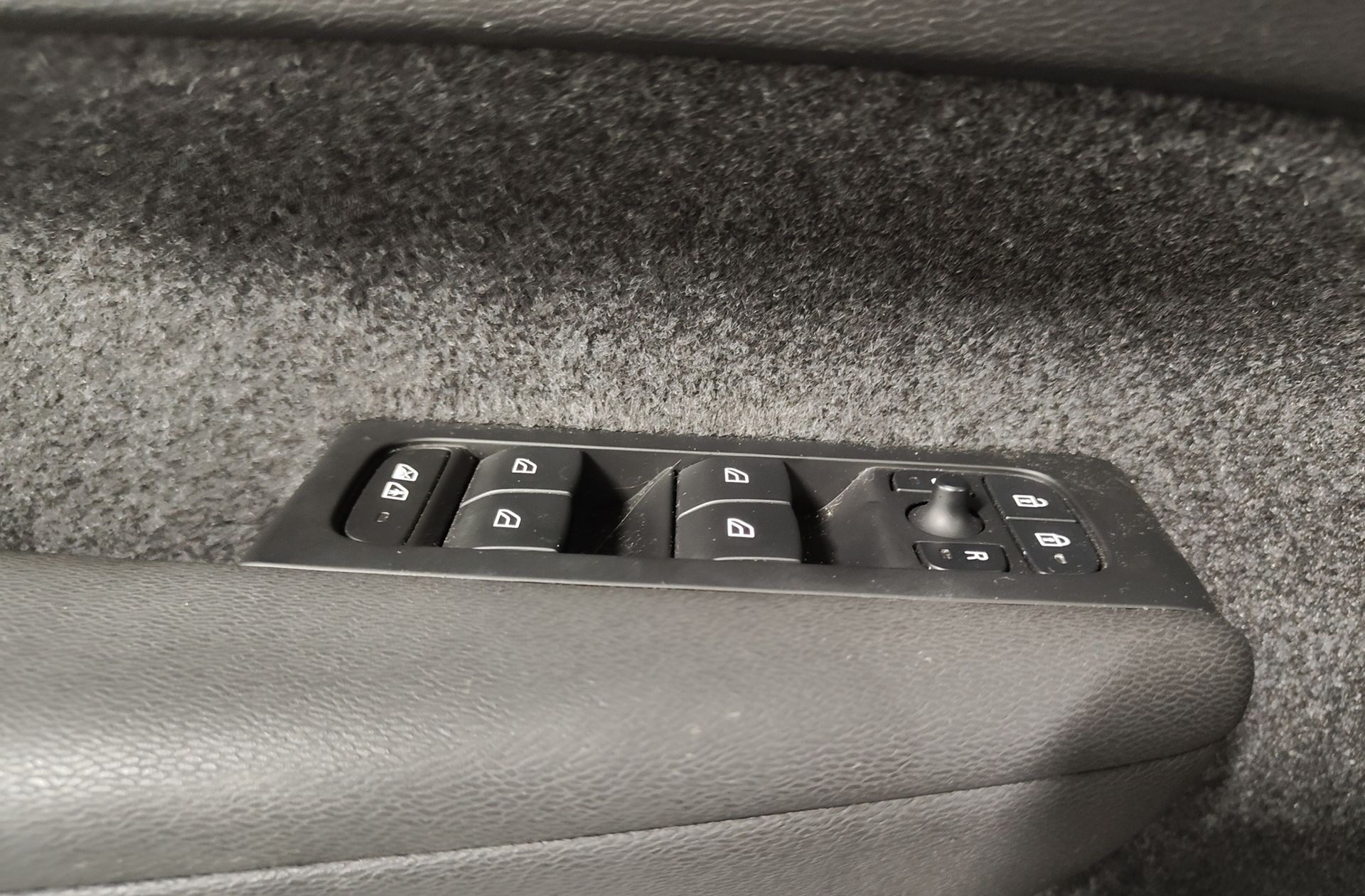 Volvo XC40 T5 Recharge PHEV Plus Dark - foto 40