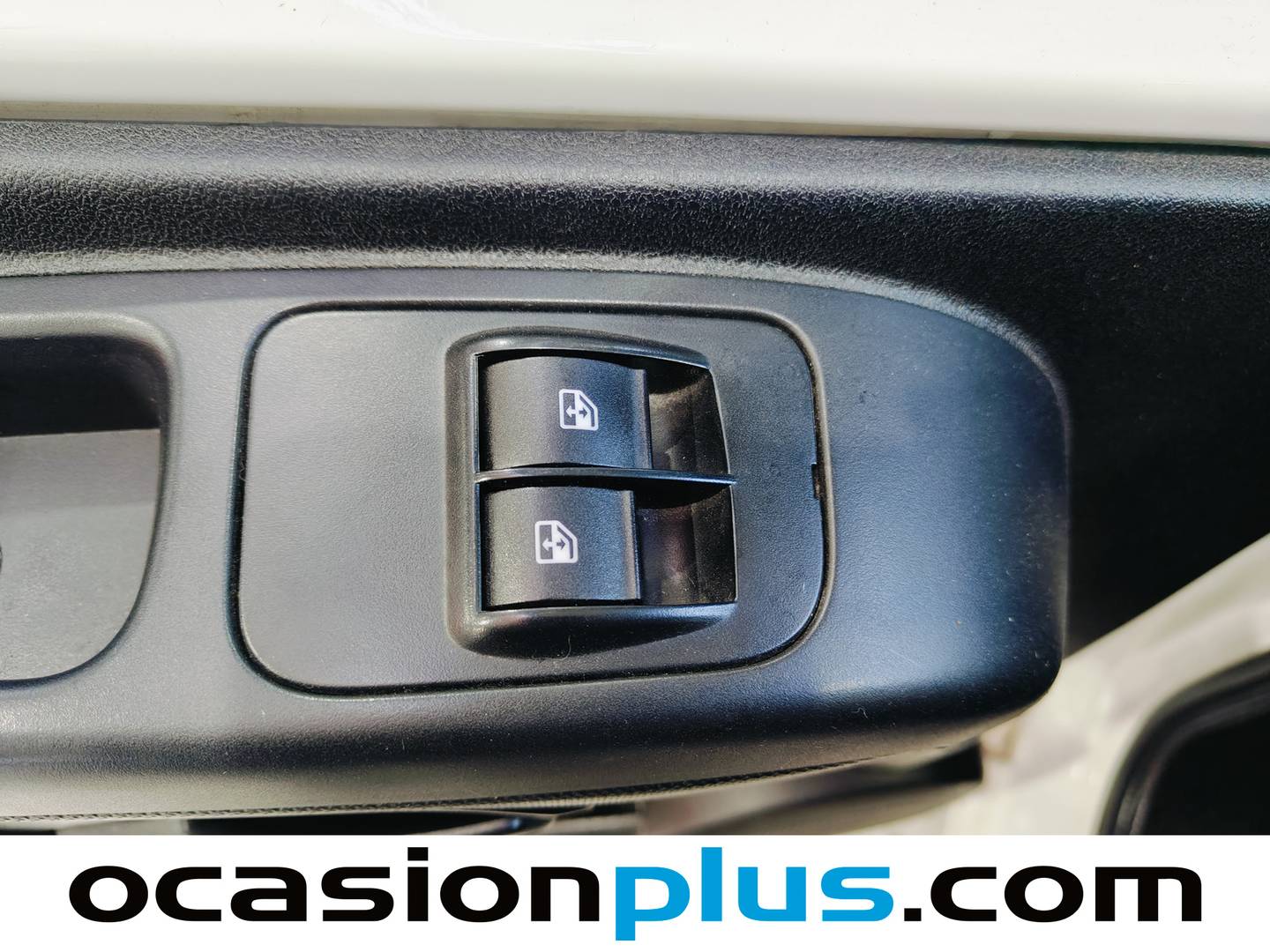 Extras del Fiat Fiorino Fiat Fiorino Cargo Furgon 1.3 Multijet Base N1 (80 CV)