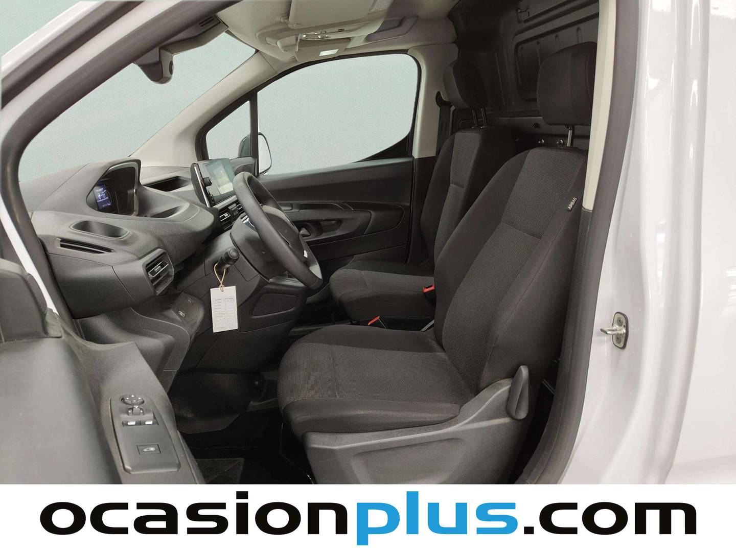 Foto asientos delanteros Peugeot Partner Peugeot Partner Furgon BlueHDi 100 Standard 600kg (102 CV)