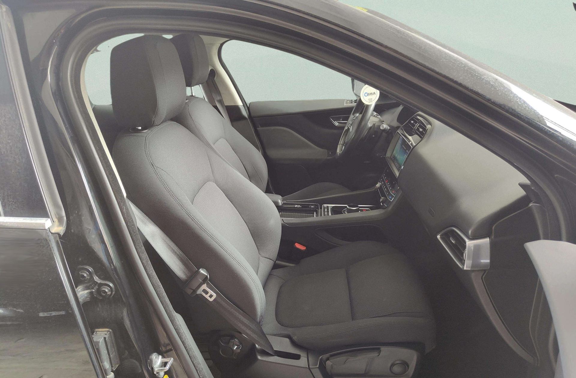 Jaguar F-Pace 2.0L i4D Pure AWD - foto 19