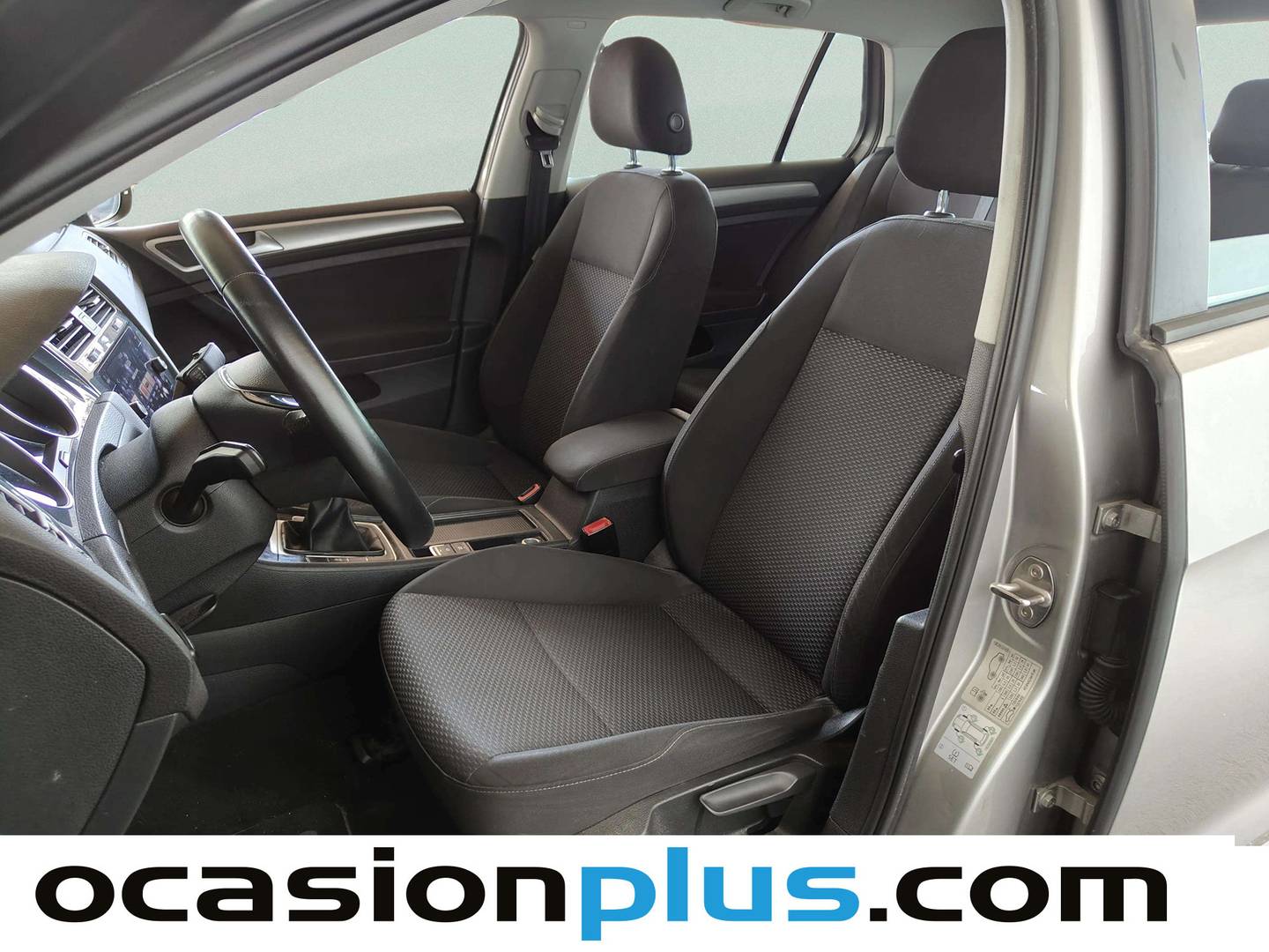 Foto asientos delanteros Volkswagen Golf Volkswagen Golf Advance 1.0 TSI 81 kW (110 CV)