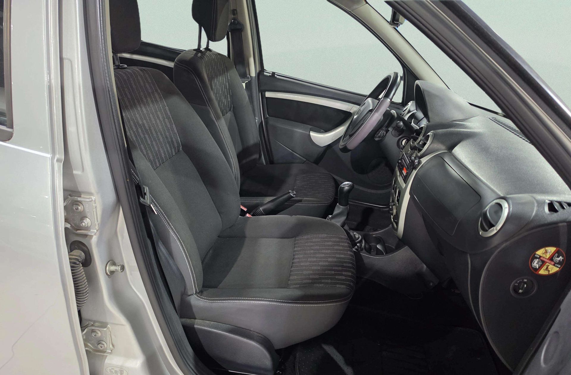 Dacia Sandero Laureate 1.2 - foto 14