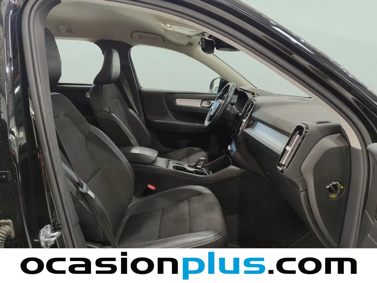 Foto Volvo XC40 Volvo XC40 T4 Momentum Auto (190 CV)