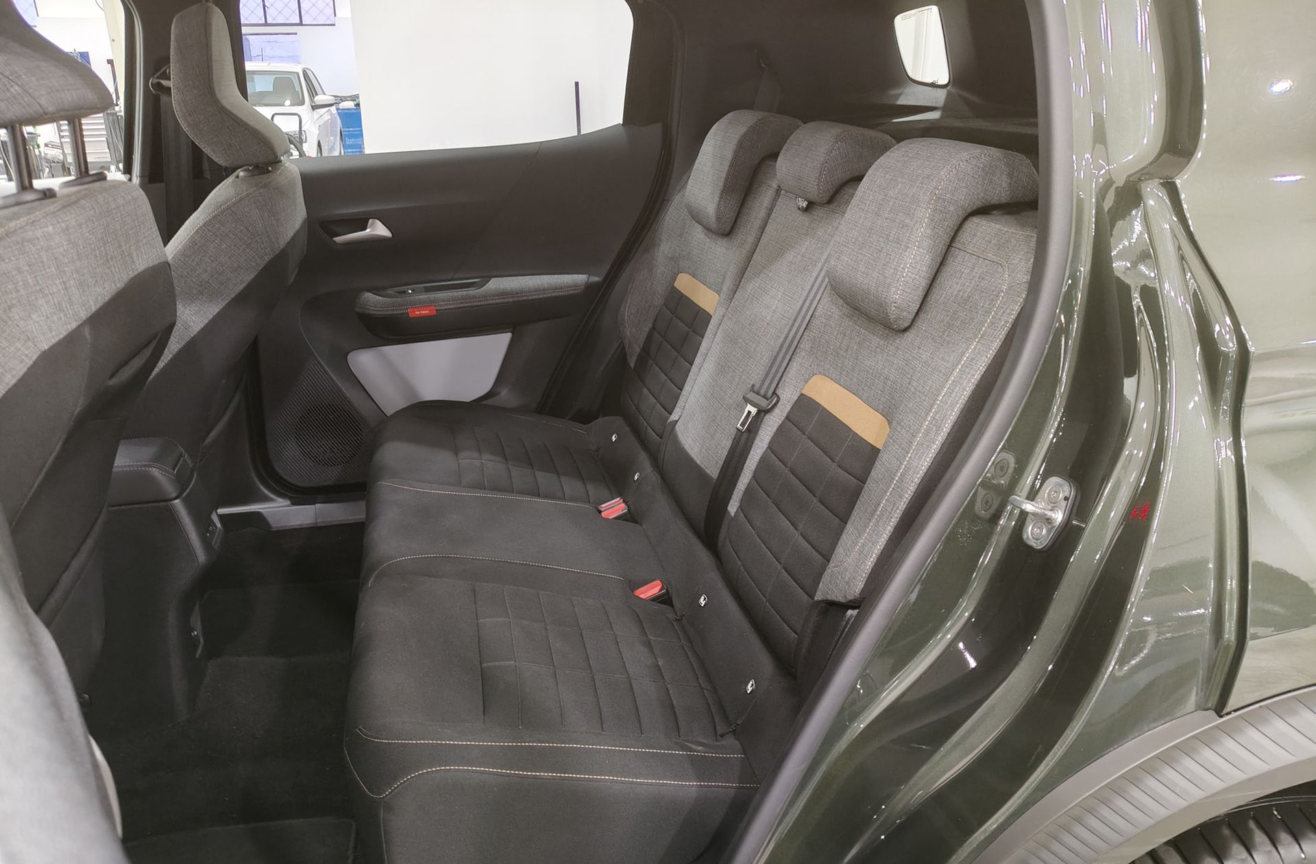 Citroën C3 Aircross Hybrid 145 Plus e-DCS6 - foto 11