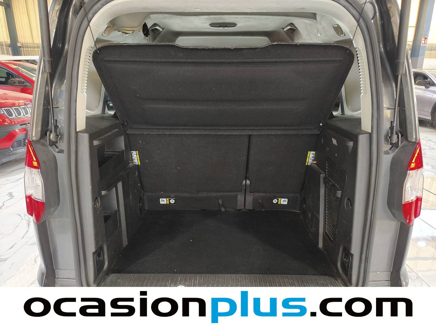Fotos maletero Ford Tourneo Courier Ford Tourneo Courier 1.0 EcoBoost Ambiente (100 CV)