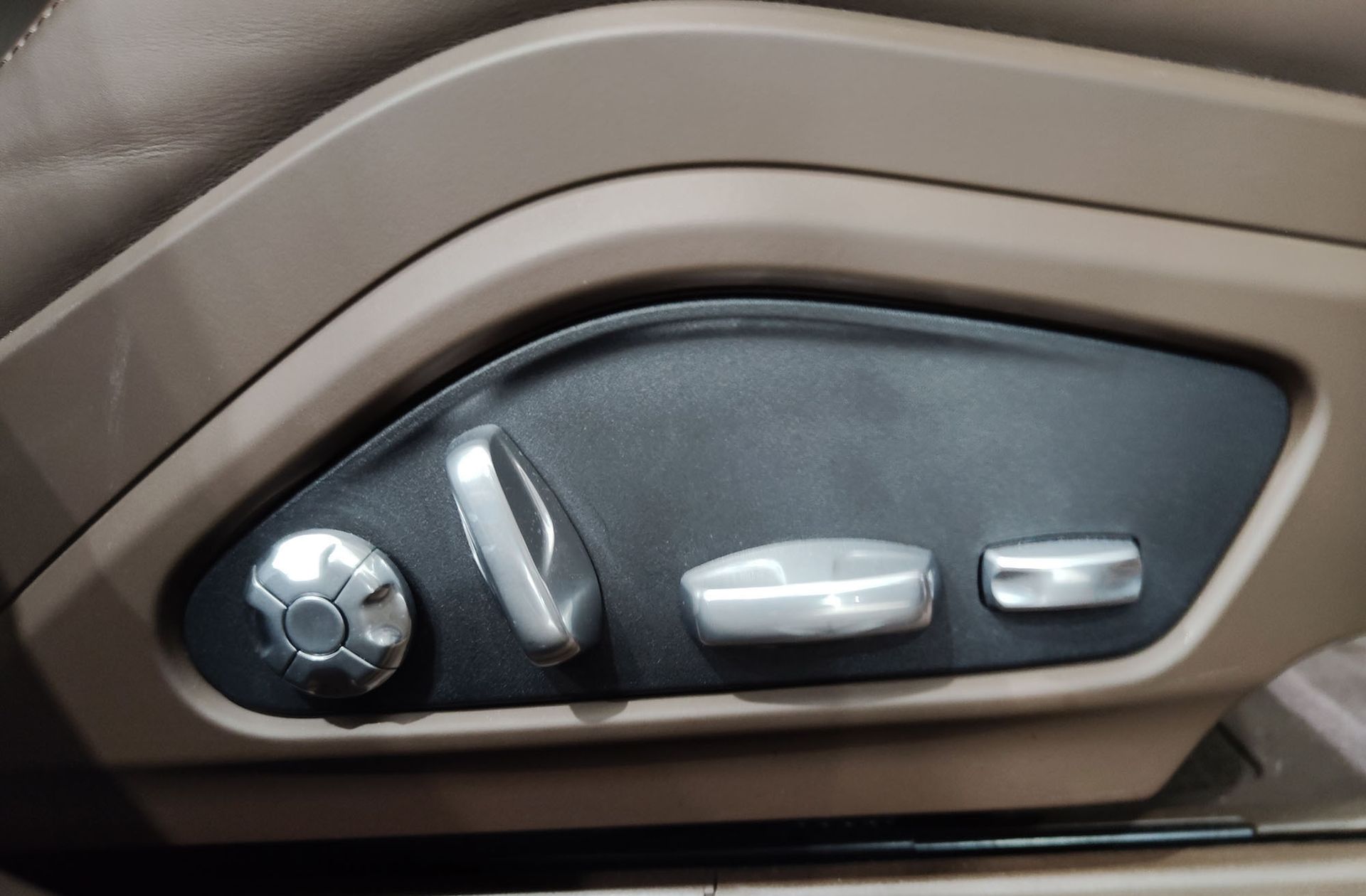 Porsche Panamera 4S E-Hybrid - foto 30