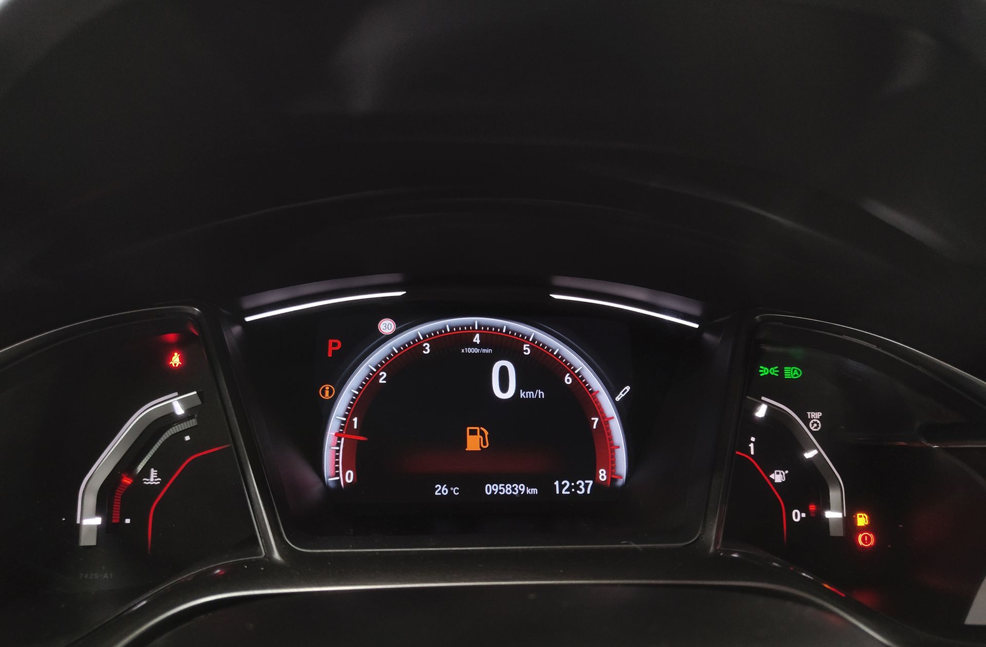 Honda Civic 1.5 VTEC Turbo Sport Plus CVT - foto 30