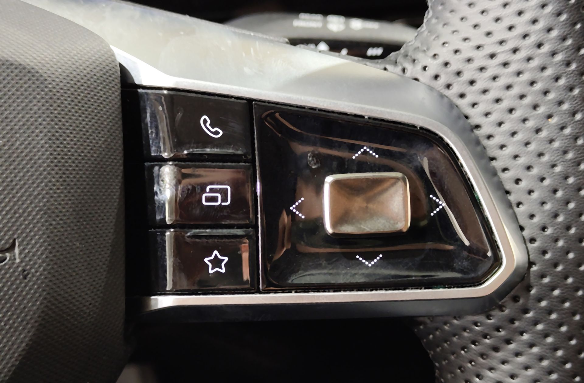 MG HS 1.5T Comfort DCT - foto 27