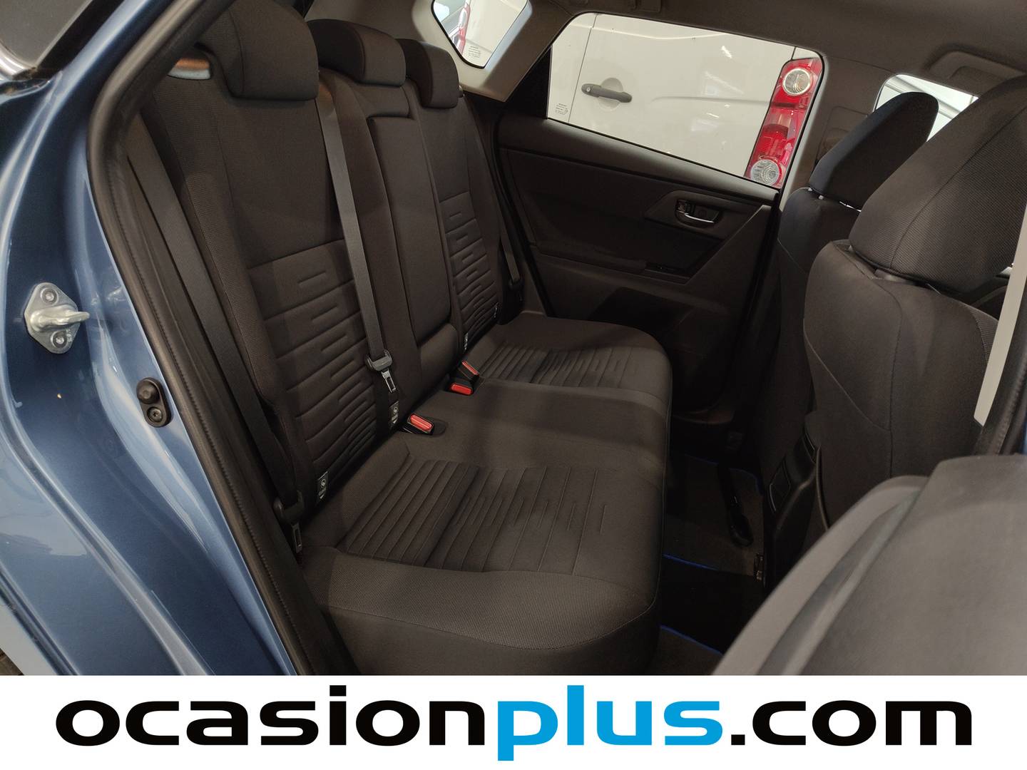 Foto asientos traseros Toyota Auris Toyota Auris 140H Hybrid Active (136 CV)