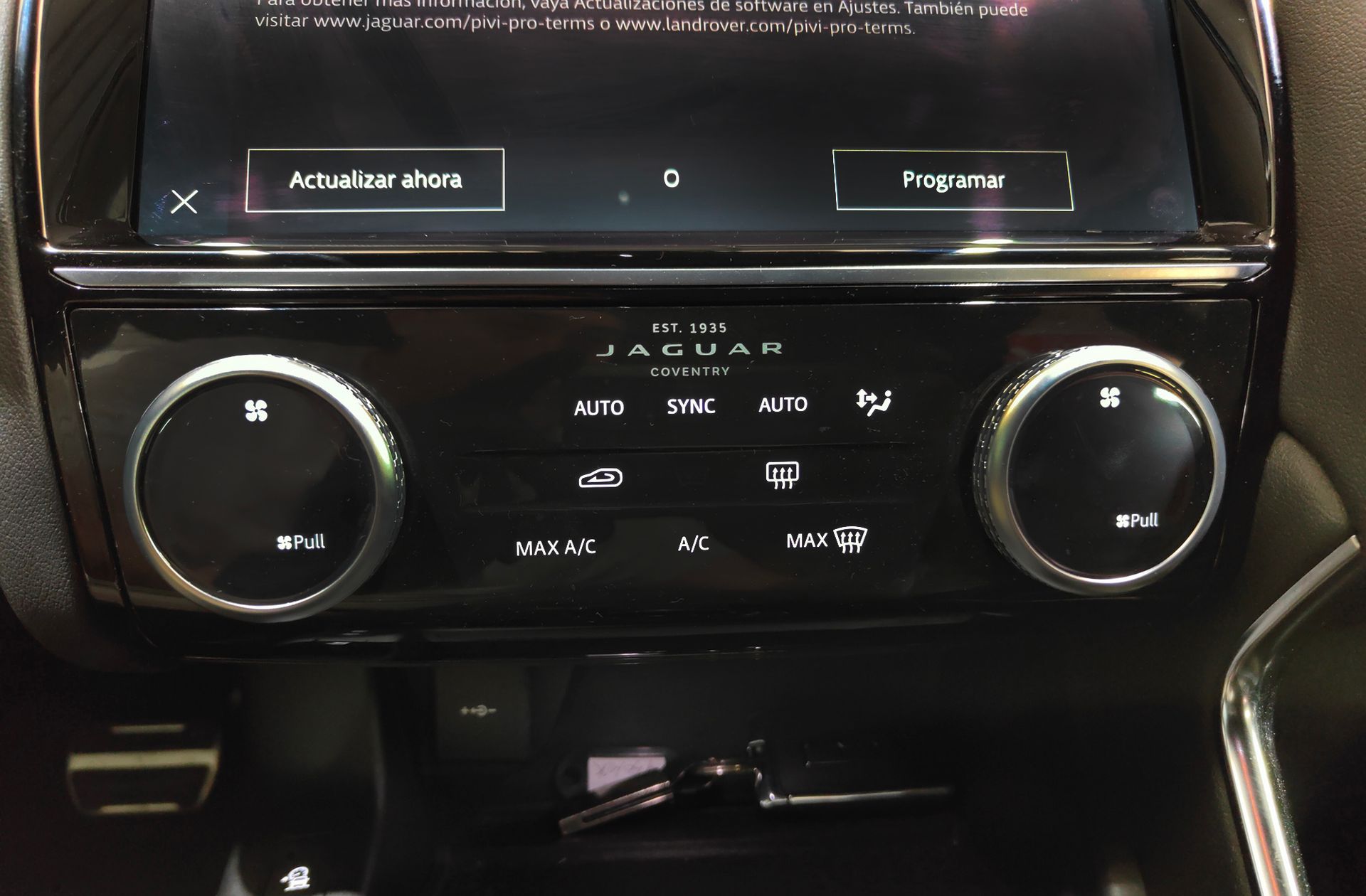 Jaguar E-Pace 2.0D MHEV R-Dynamic S 4WD - foto 34