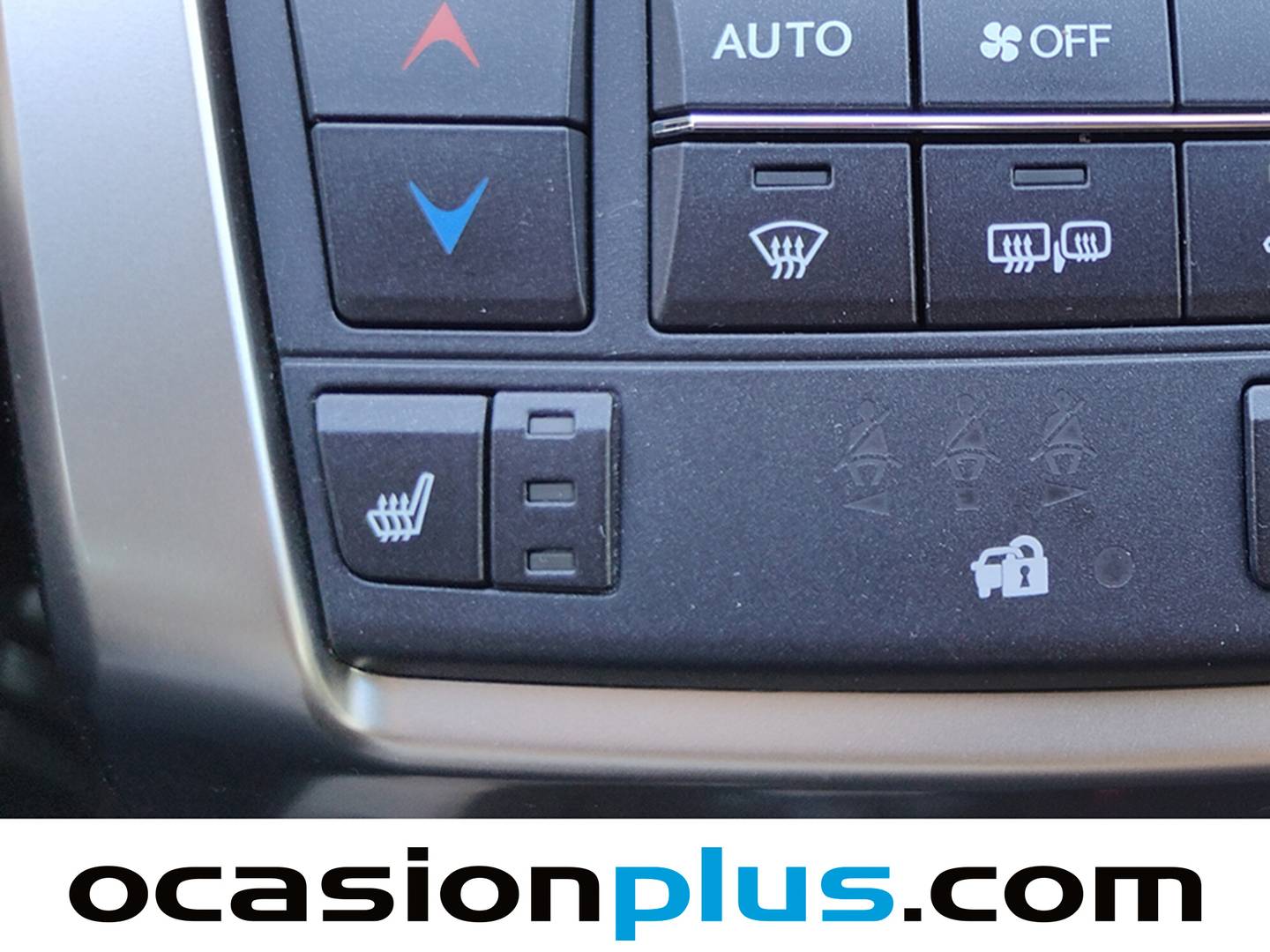 Equipamiento del Lexus NX Lexus NX 300h Executive 4WD Tecno + Navibox (197 CV)