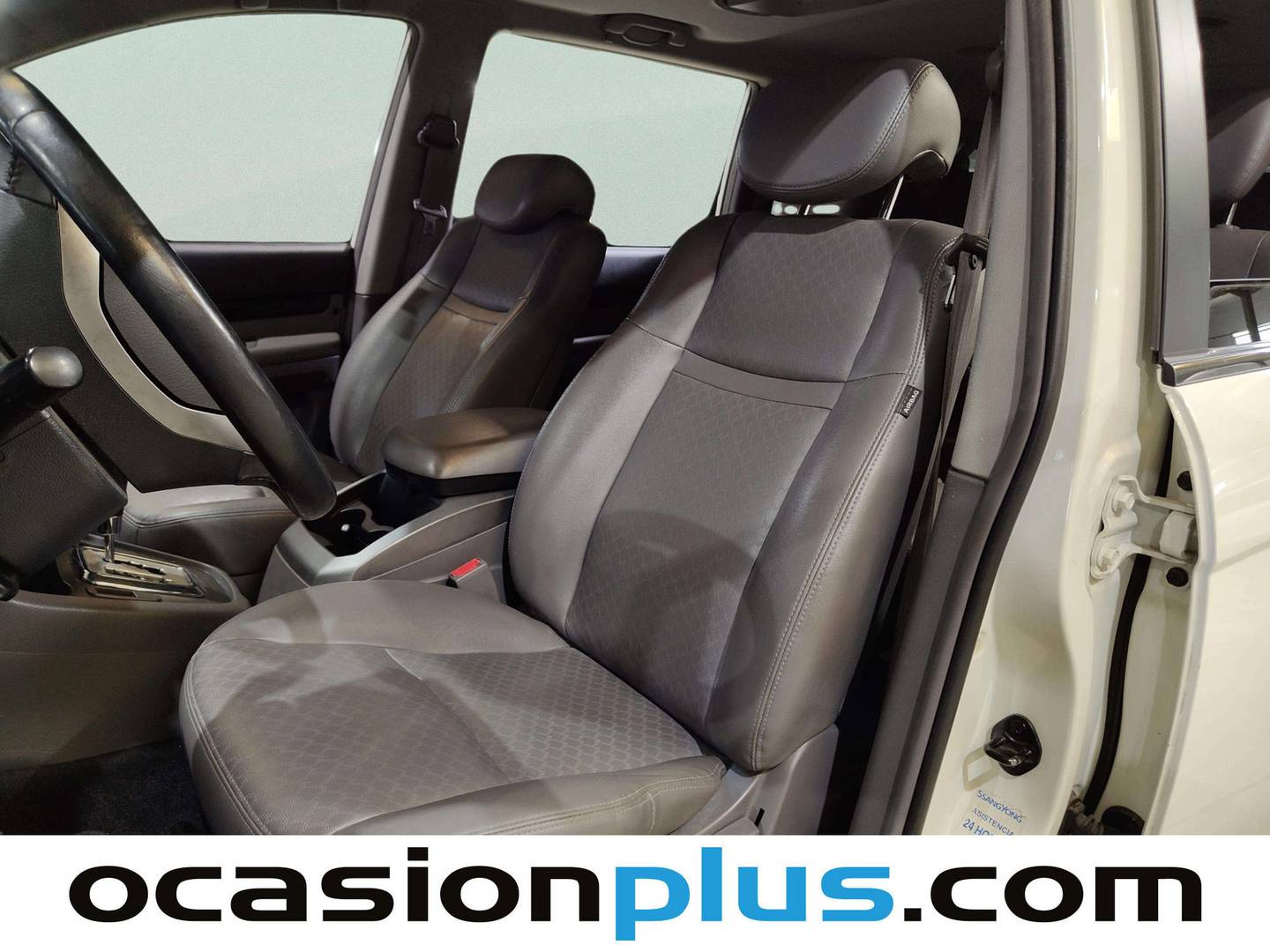 Foto asientos traseros SsangYong Rodius SsangYong Rodius D22T Limited Auto (178 CV)