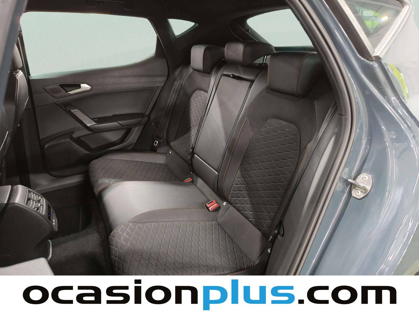 Foto asientos traseros Seat León Seat León 1.5 TSI S&S FR 25 Aniversario (116 CV)