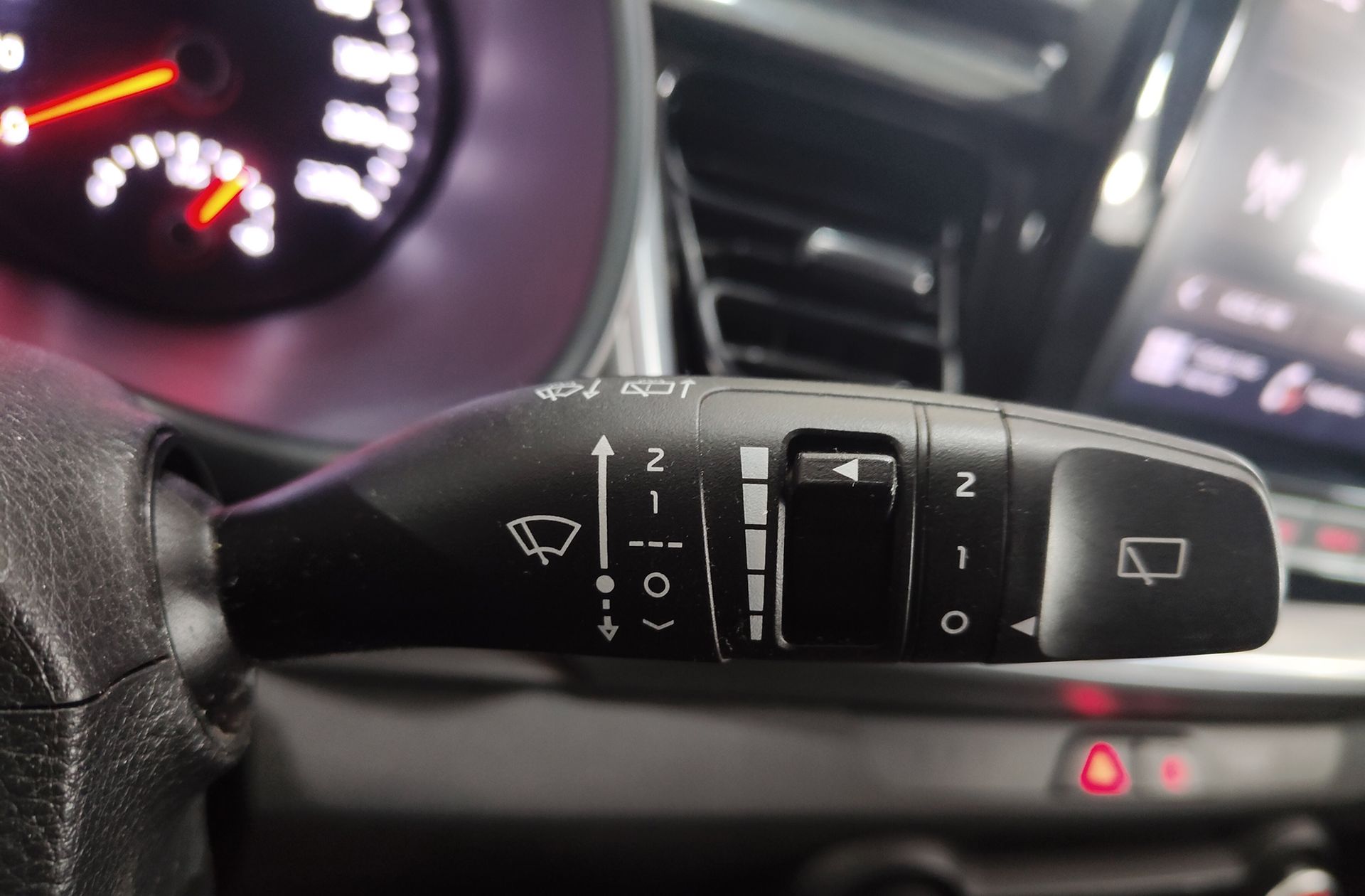 Kia Stonic 1.0 T-GDi Concept - foto 24
