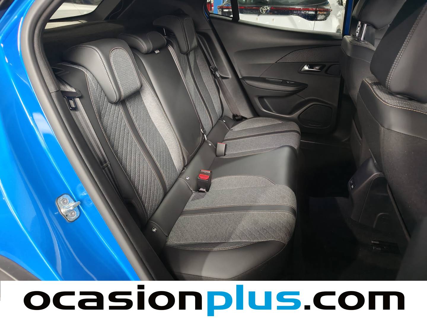 Foto Peugeot 2008 Peugeot 2008 PureTech 130 S&S Allure EAT8 (130 CV)