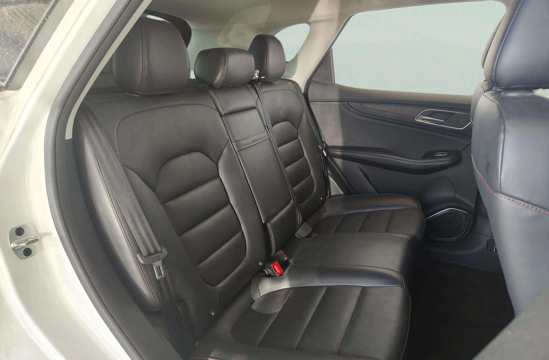 MG HS 1.5 Turbo GDI Comfort DCT - foto 19