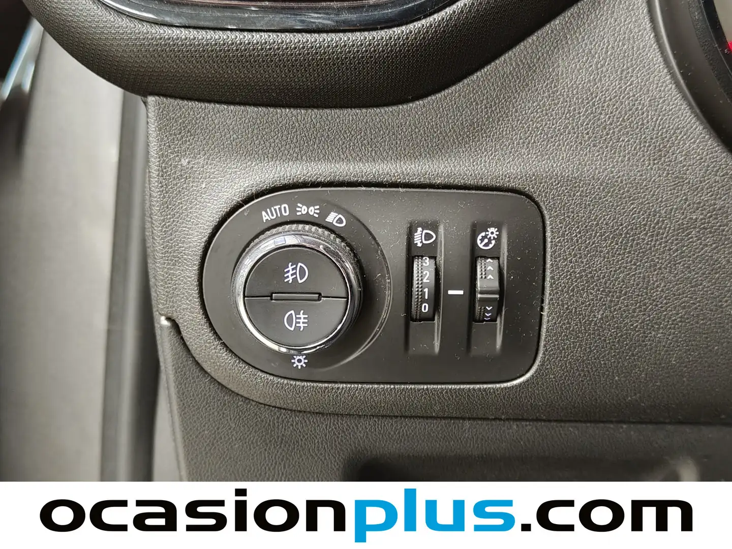 Foto Opel Crossland X Opel Crossland X 1.2 S&S Design Line 120 Aniversario (110 CV)