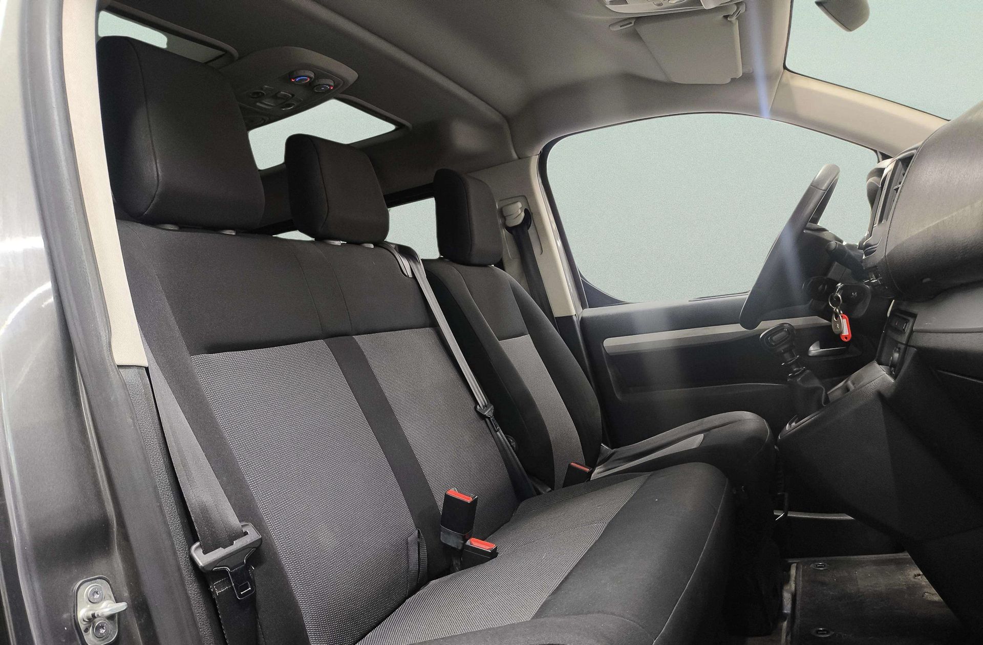 Peugeot Traveller 1.6 BlueHDi Business Standard 9 plazas - foto 19