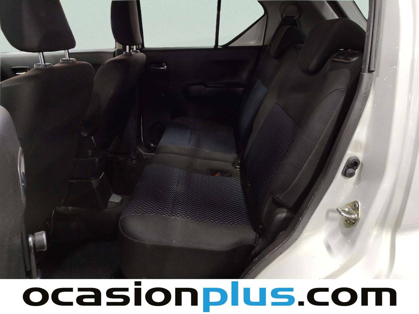 Foto asientos traseros Suzuki Ignis Suzuki Ignis 1.2 Mild Hybrid GLE (83 CV)