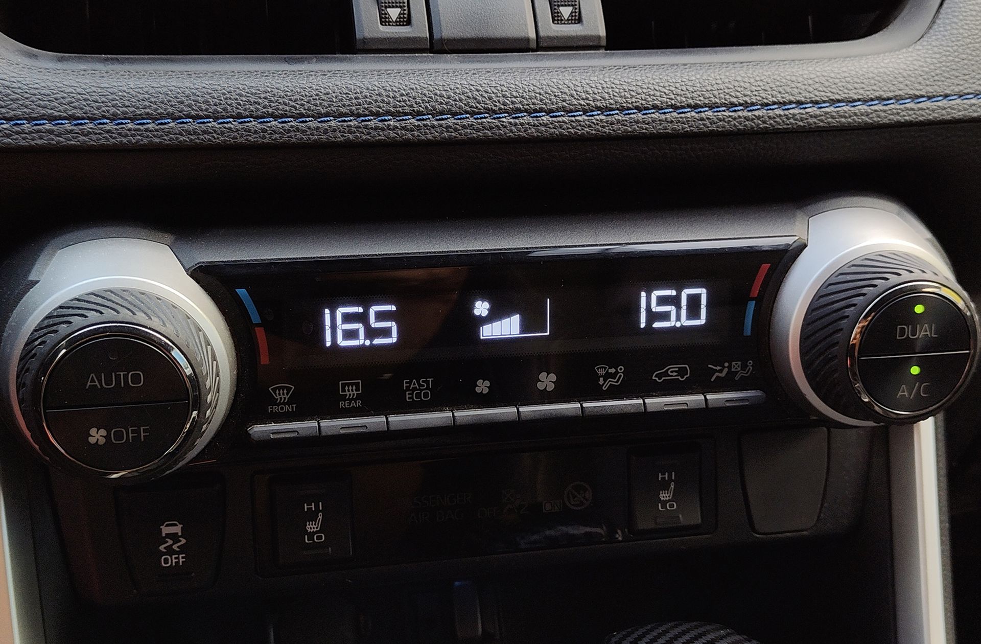 Toyota RAV4 2.5l hybrid Feel! - foto 33