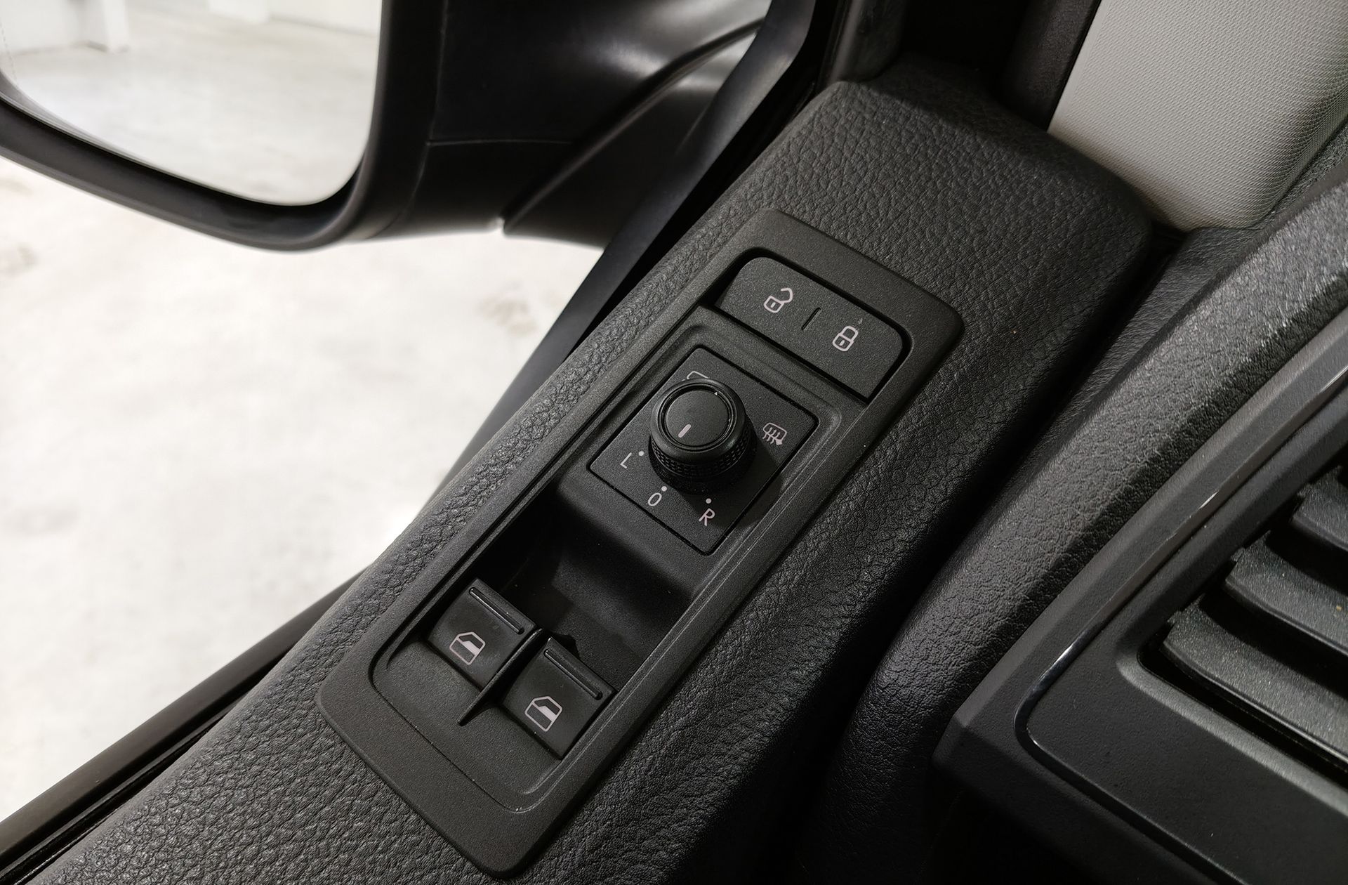 Volkswagen Multivan The Original Corto 2.0 TDI BMT DSG 7 plazas - foto 32