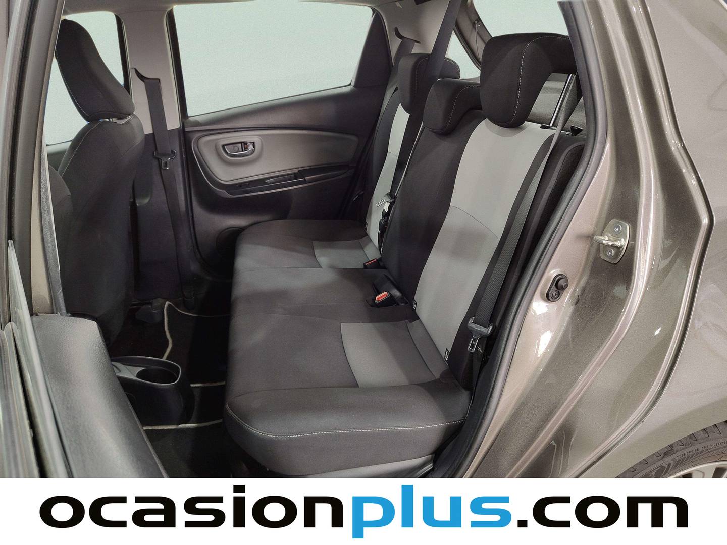 Foto asientos traseros Toyota Yaris Toyota Yaris 1.5 Hybrid Active (100 CV)