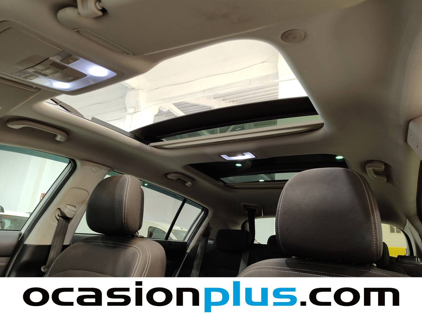 Extras y acabados del KIA Sportage KIA Sportage 1.6 GDI Drive 4x2 (135 CV)