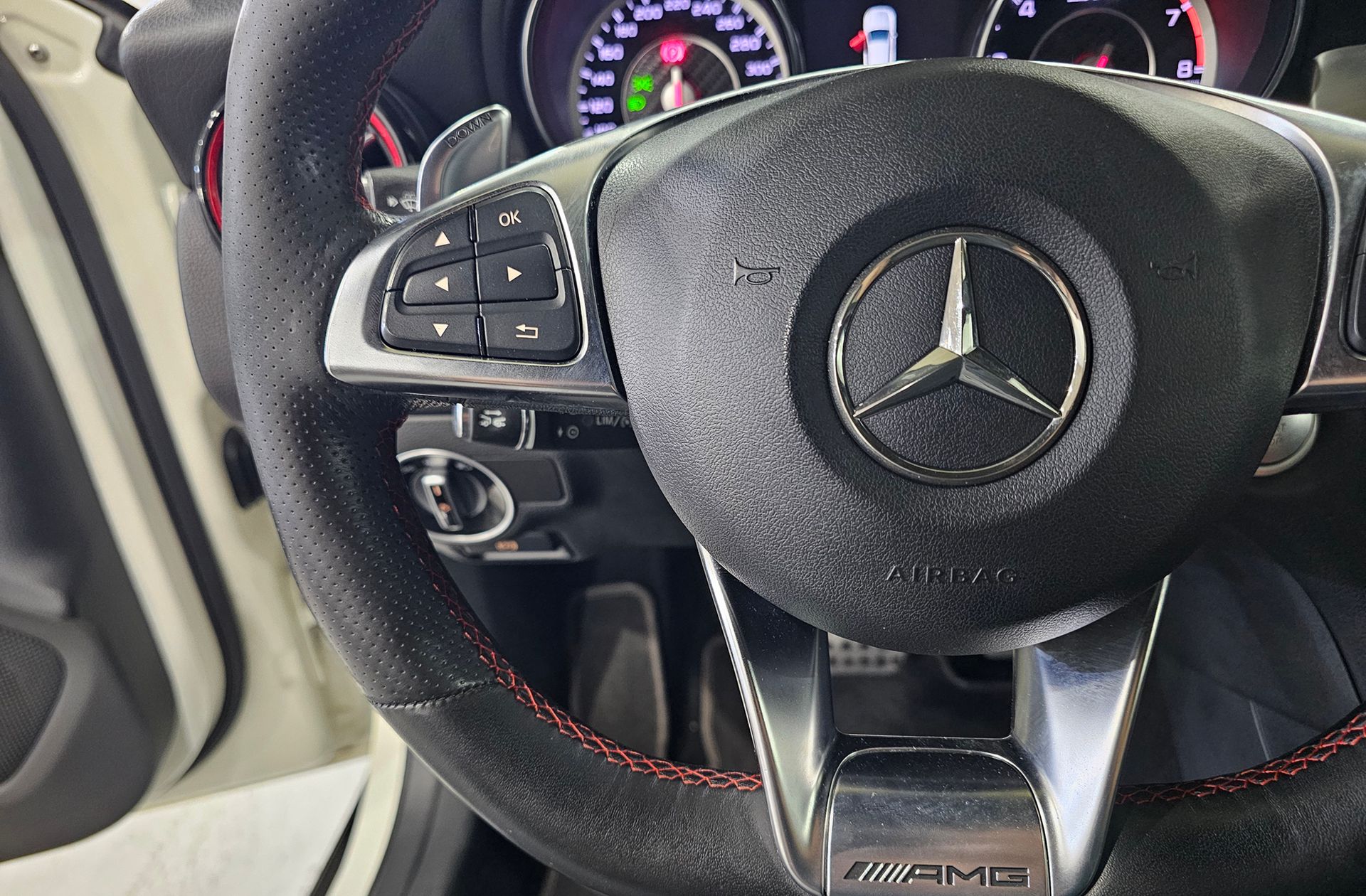 Mercedes-Benz GLA AMG 45 4Matic - foto 34