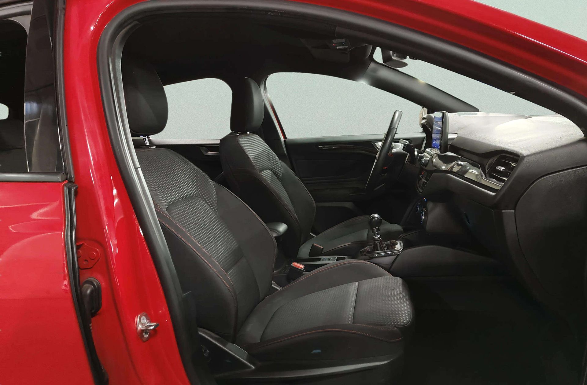 Ford Focus 1.0 EcoBoost ST-Line - foto 22