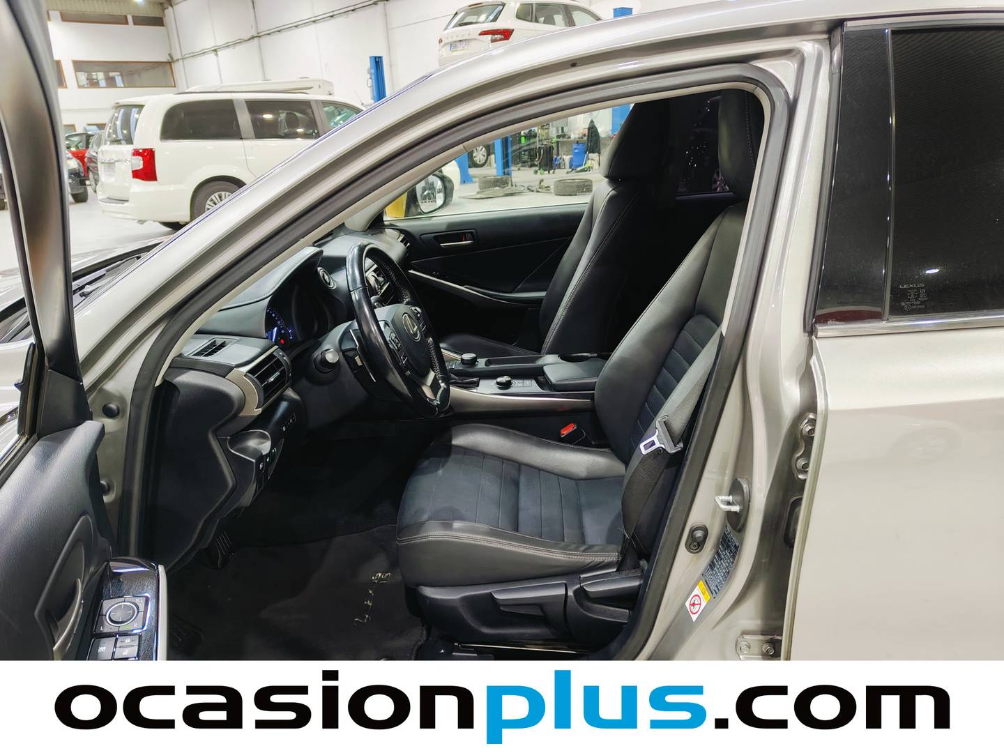 Foto asientos delanteros Lexus IS Lexus IS IS 300h Executive (223 CV)