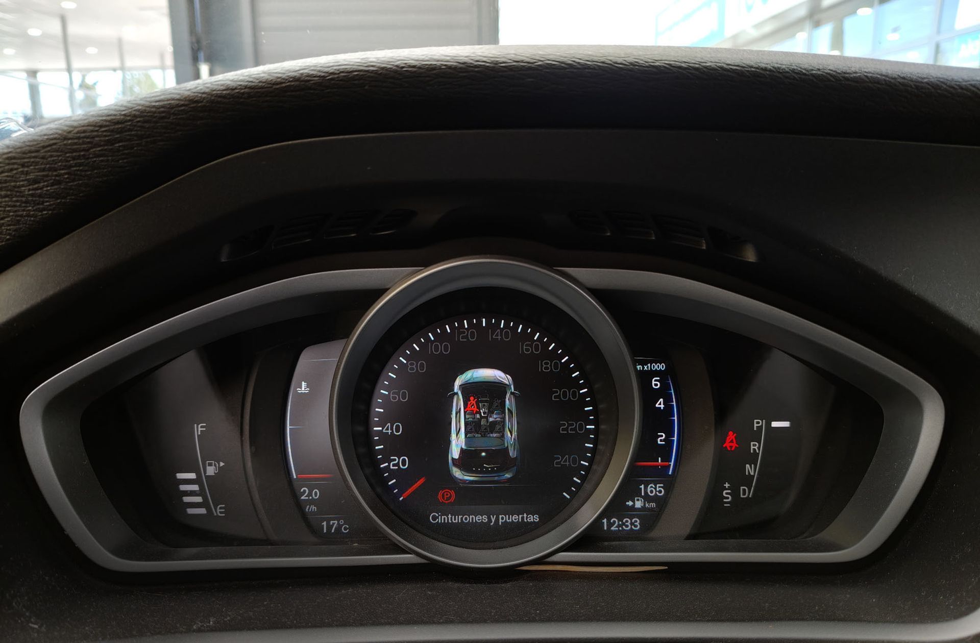 Volvo V40 R-Design Momentum - foto 22